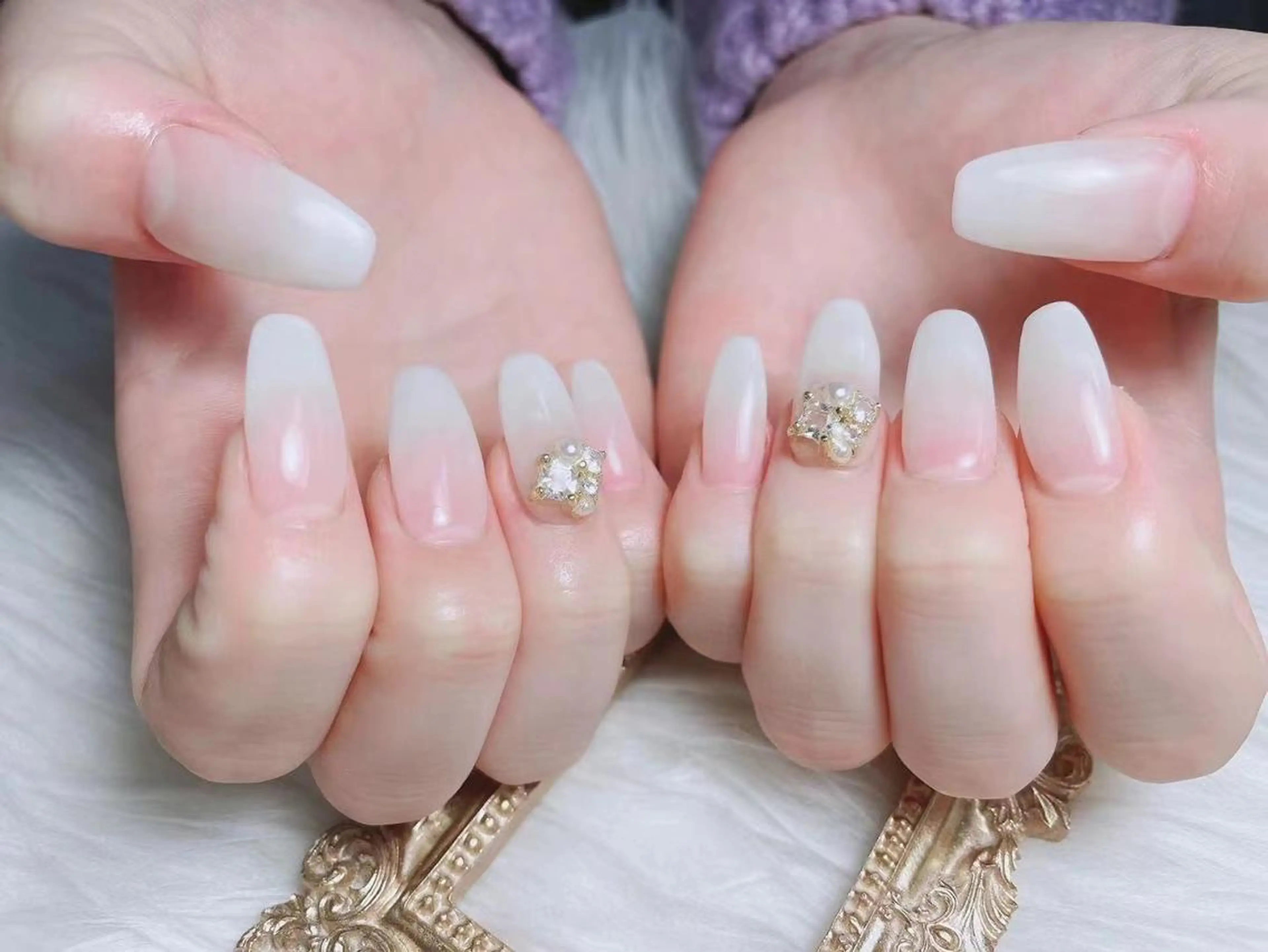 Hant【チップ長さ出し】💅ハンド★ベイビーブーマーネイル+2個大きいパーツ★スカルプ付け替えオフ無料 ¥7980の写真