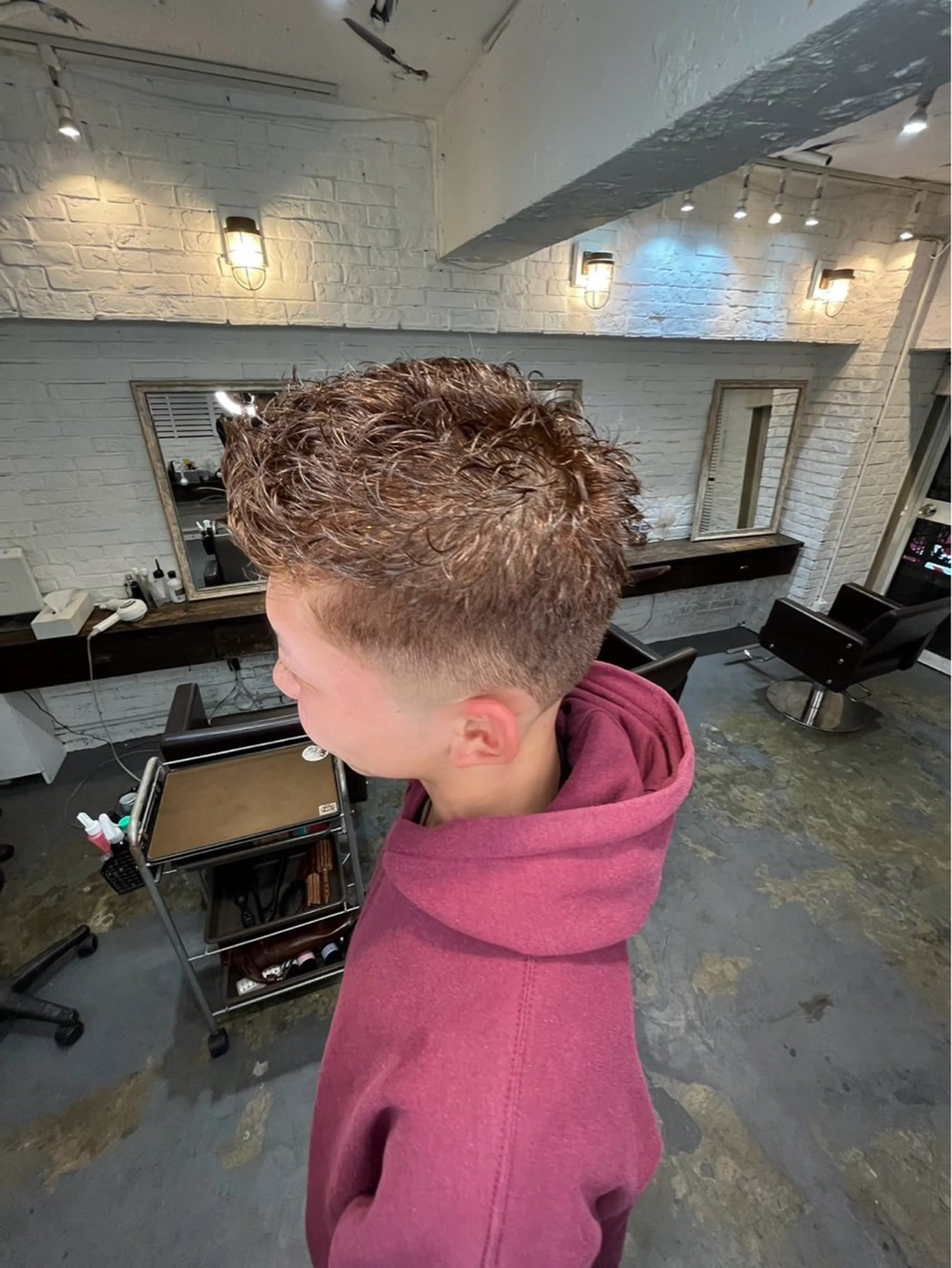 ショート カラー メンズ メンズブリーチ センターパート ダウンパーマ フェードカット メンズハイライト カット トリートメント 💈メンズ特化💈 TASUKUのヘアスタイル