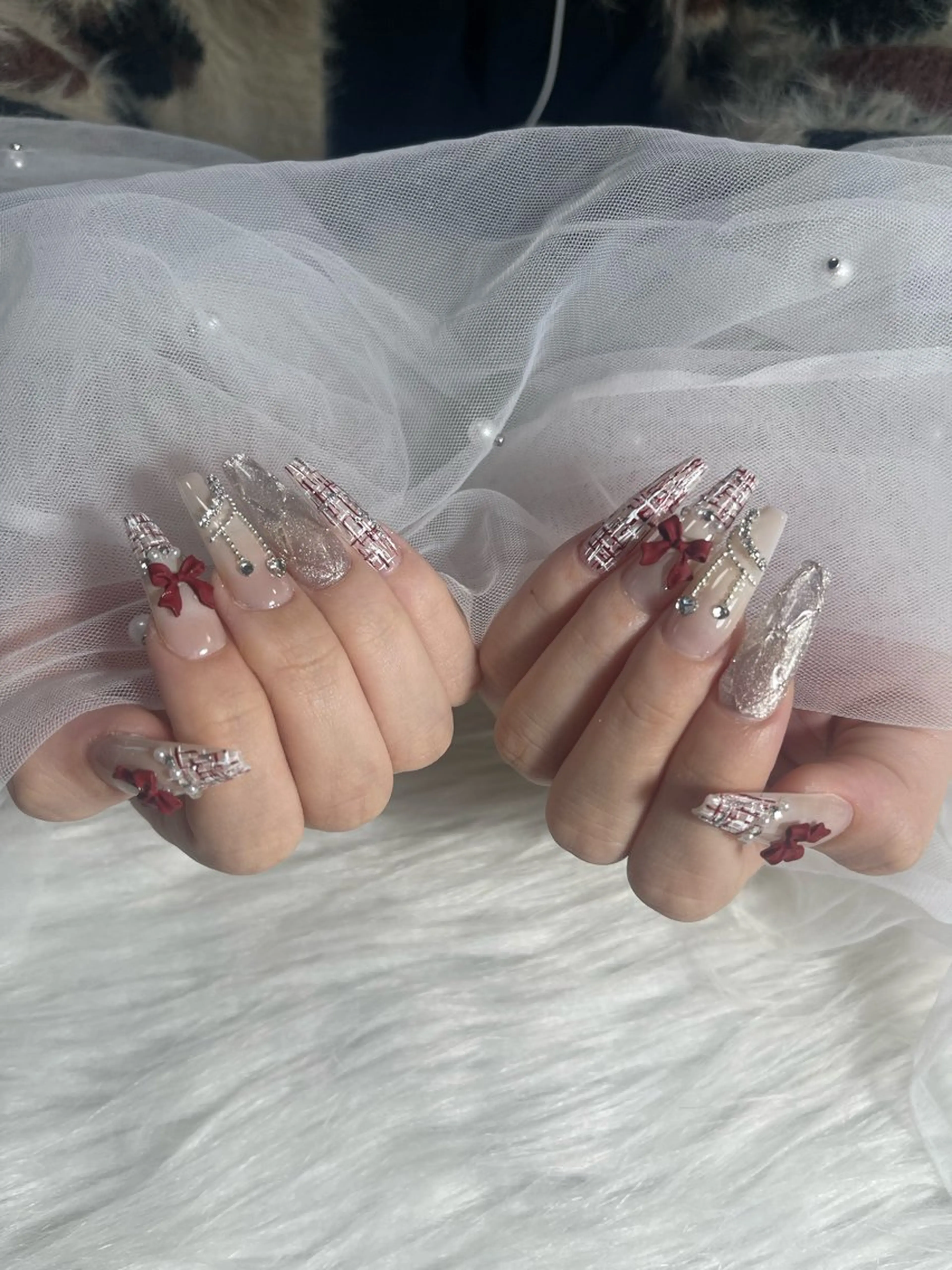 ネイル オーロラネイル クリアネイル フラッシュネイル ジェルネイル グラデーション ハンドネイル Amee Nail Salonのネイルデザイン