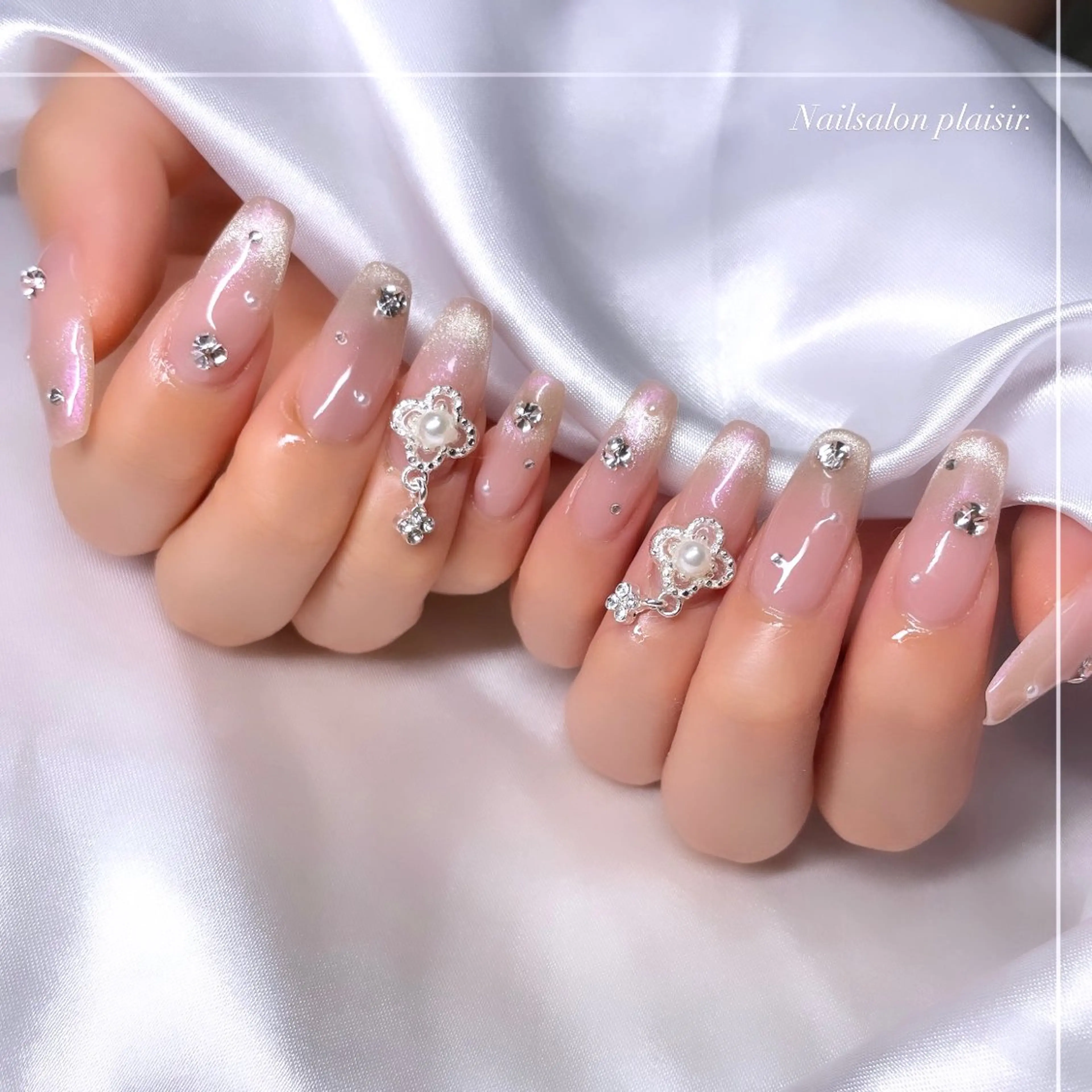 ネイル マグネットネイル ニュアンスネイル ピンク ワンホンネイル ハンドネイル Nallsalon Plaisirbeauty所属・Plaisir beautyのネイルデザイン