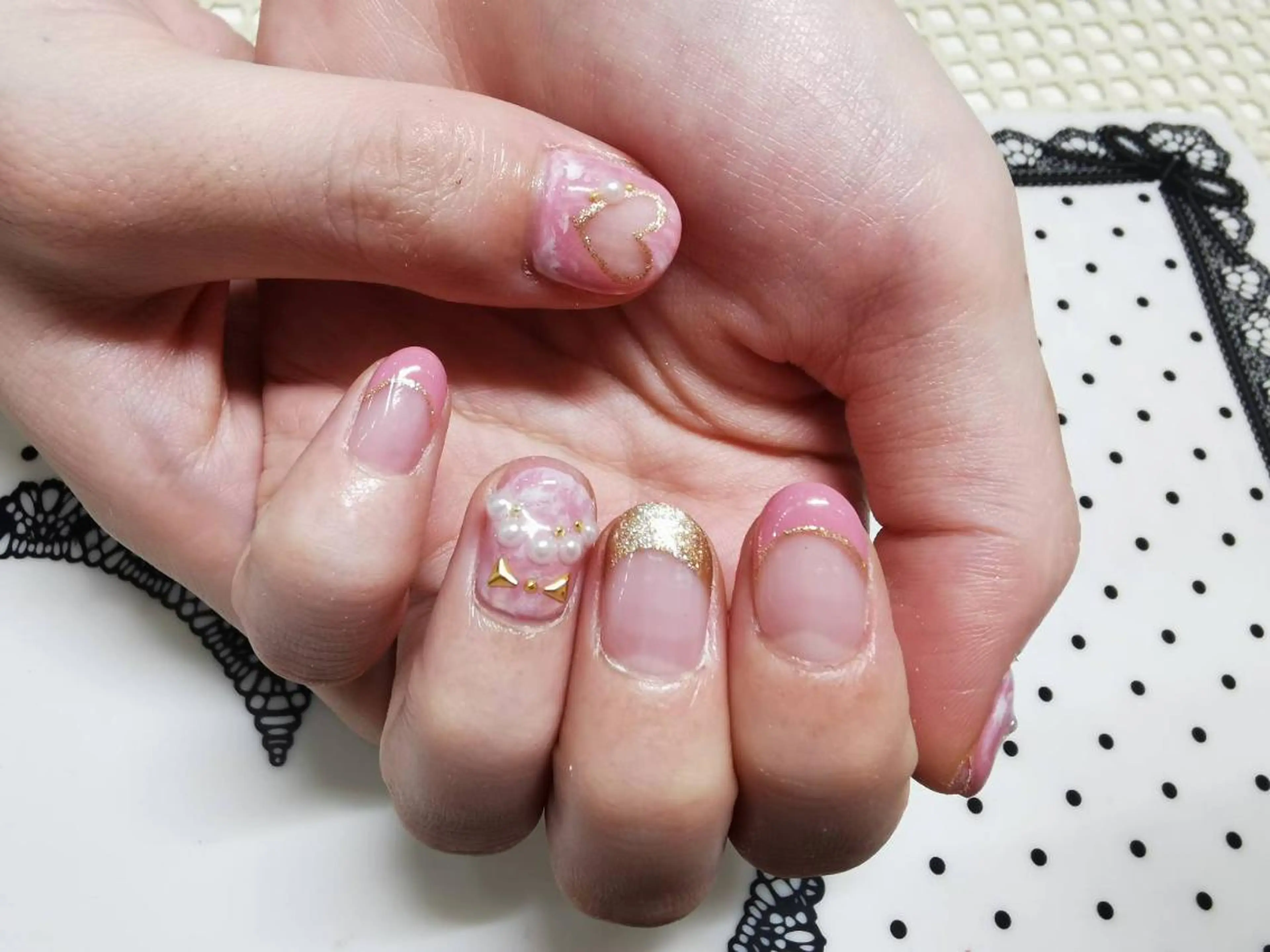 ネイル ネイルリボン 受付スタッフのネイルデザイン