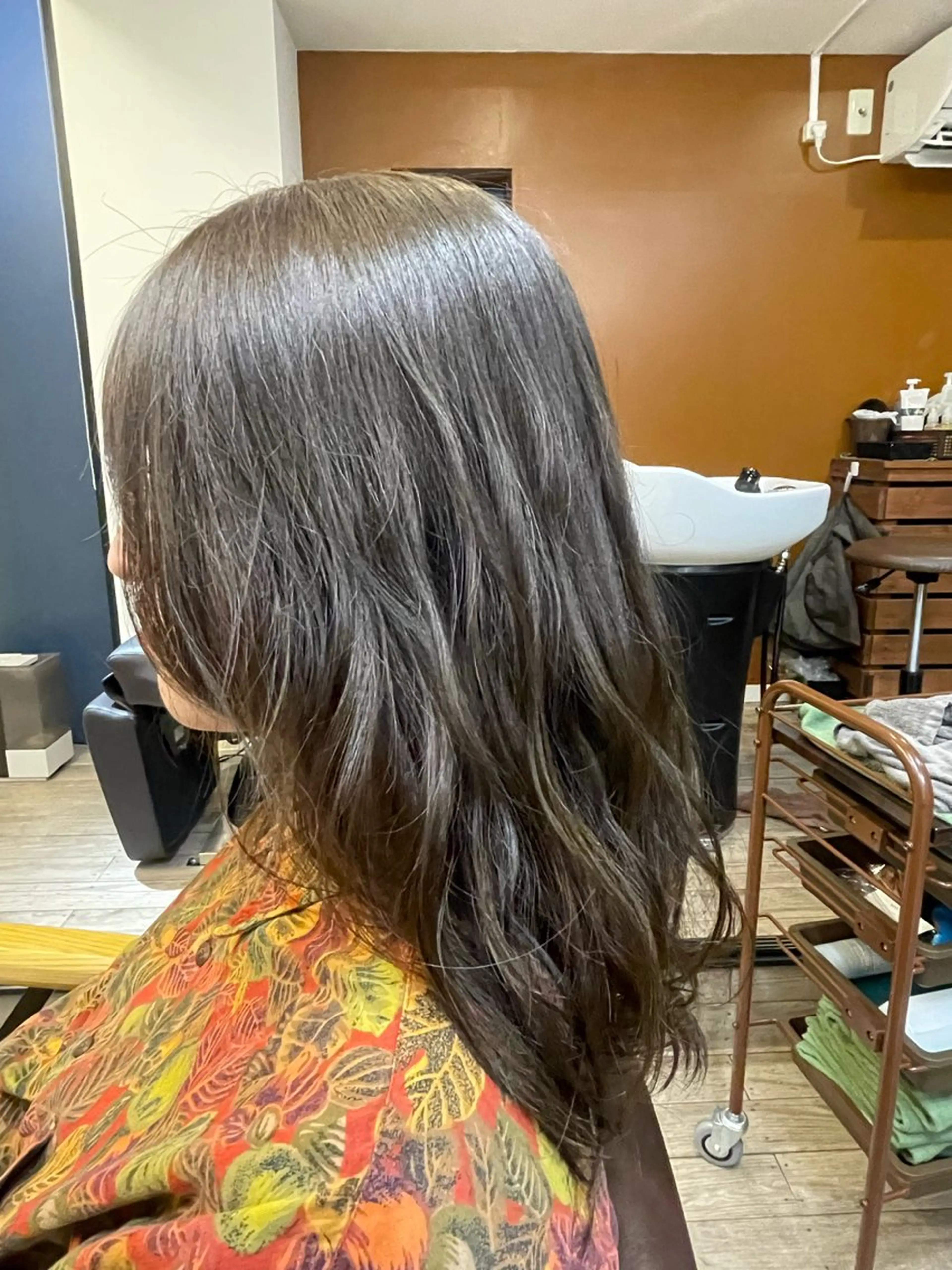 ミディアム カラー ミディアムパーマ ベージュカラー nalu新宿所属・🦋春山 さとみ🦋のヘアスタイル