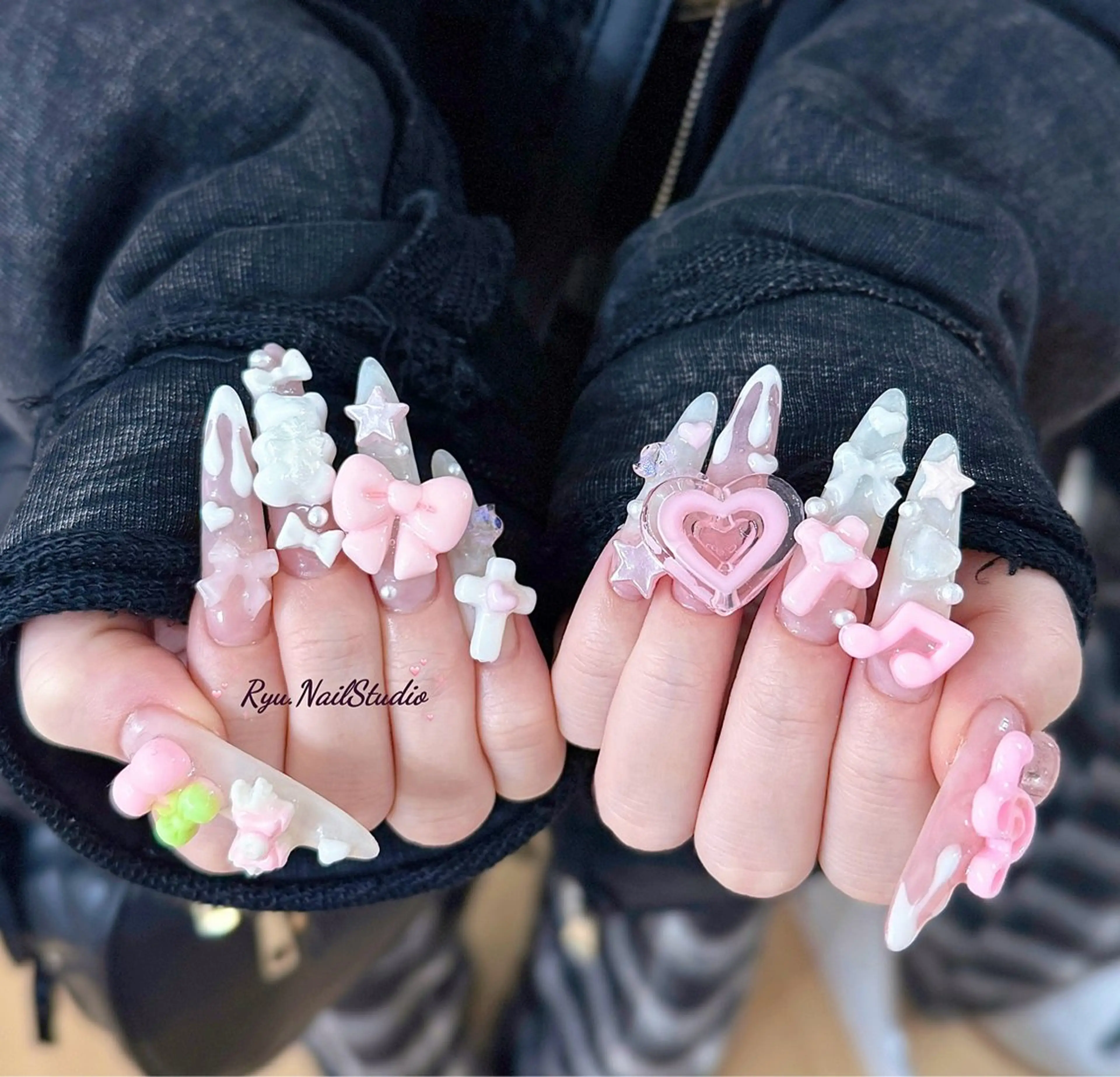 ネイル アートネイル ジェルネイル マグネットネイル ニュアンスネイル シンプルネイル ハンドネイル Ryu nail studioのネイルデザイン