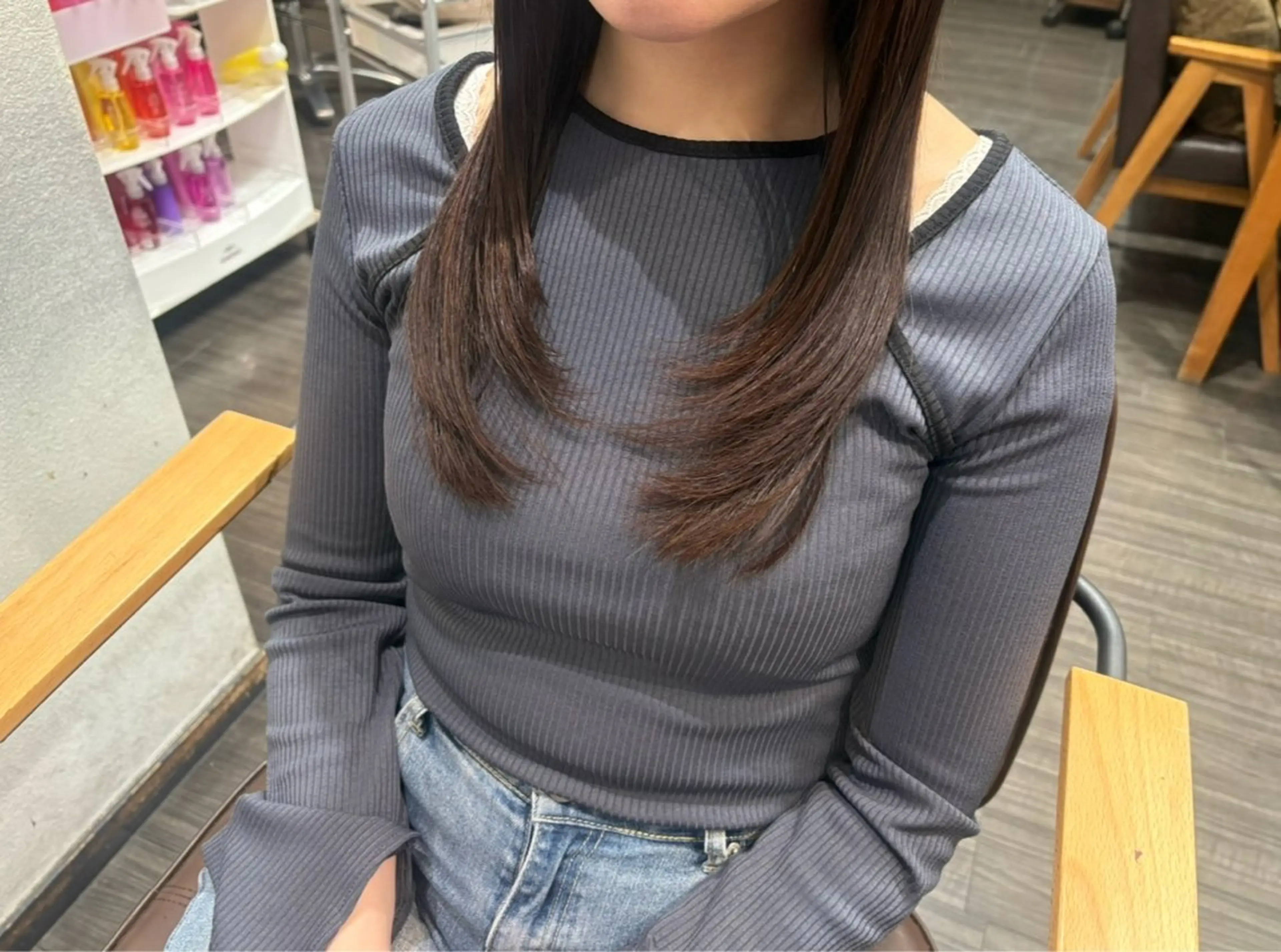 ロング 顔まわりレイヤー 顔周りカット レイヤーカット ひらい あいりのヘアスタイル