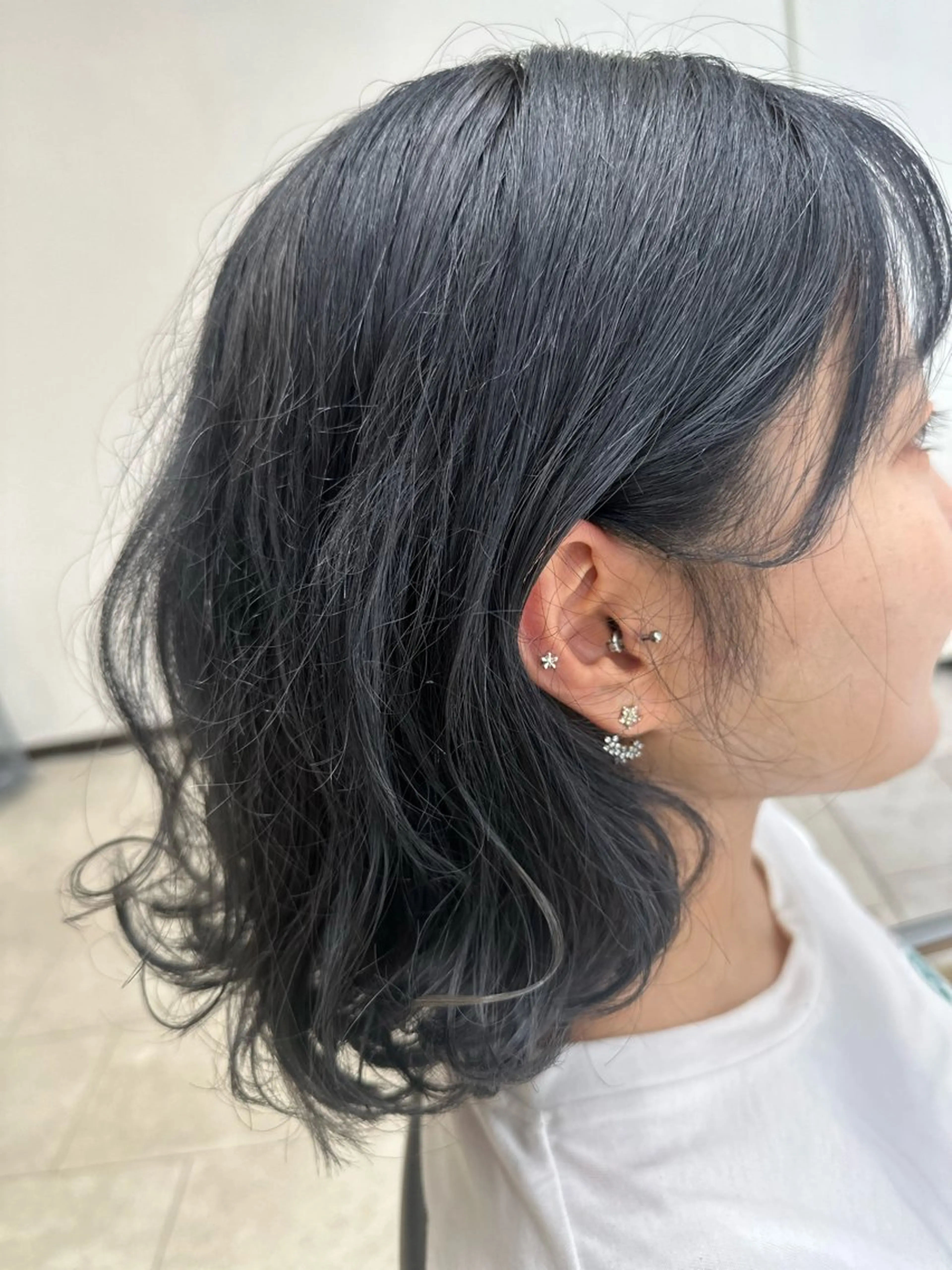 カラー 黒髪 ブルーカラー ブルーブラック ヘアカラー トリートメント 長谷川 誠志のヘアスタイル