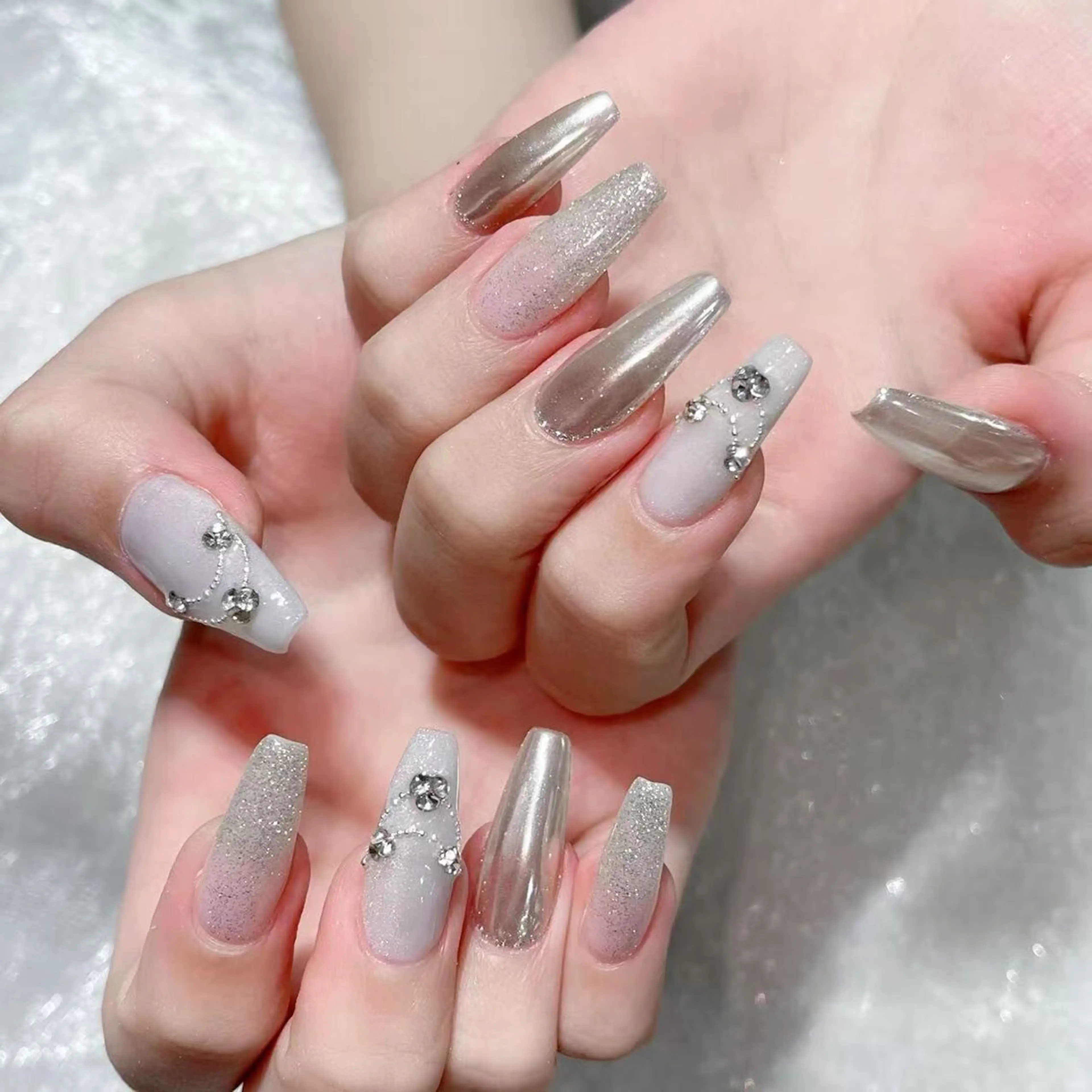 ネイル ハンドネイル Queens テイのネイルデザイン