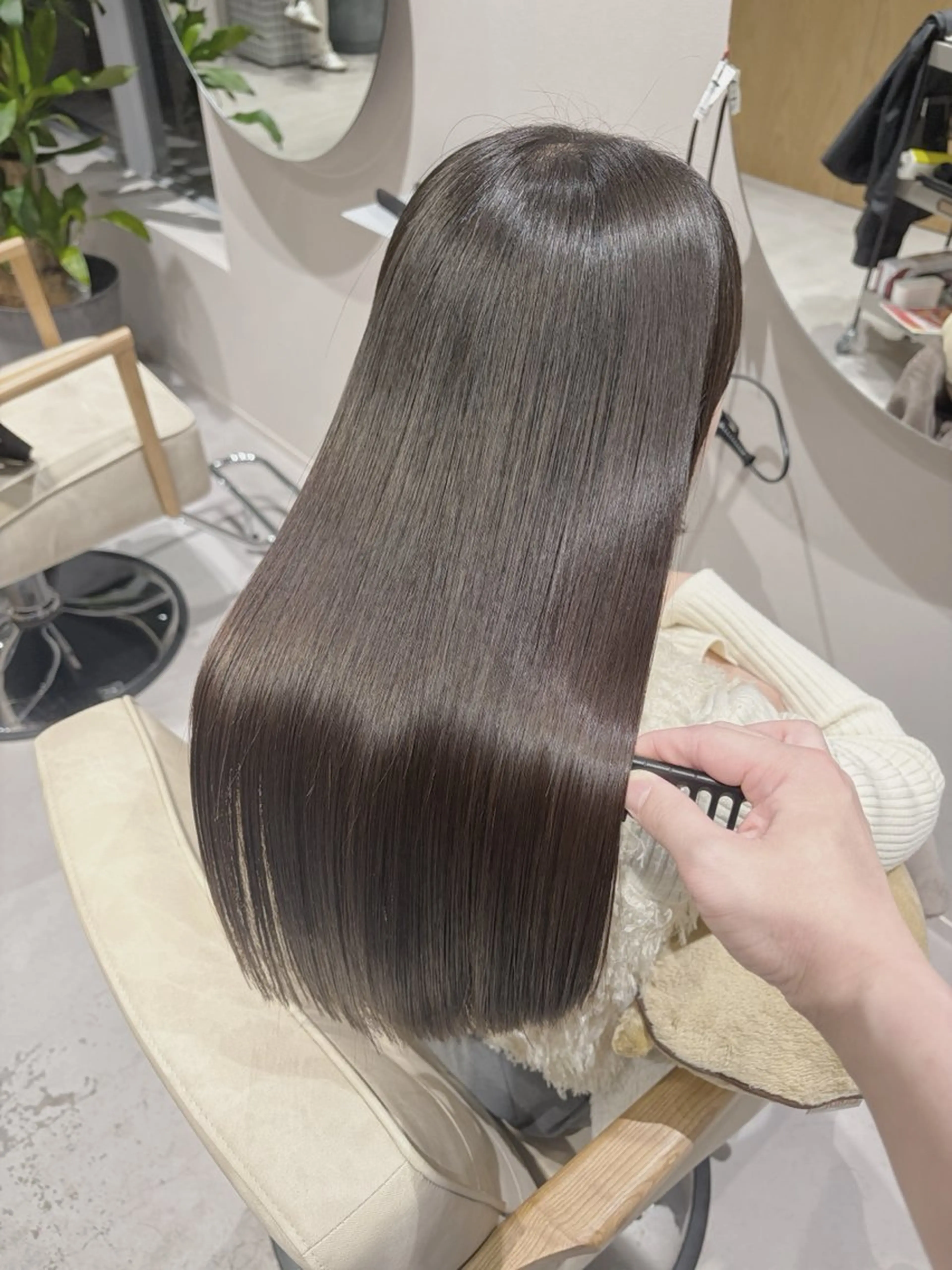 ロング 髪質改善✨縮毛矯正✨ が得意‼️高島英隆のヘアスタイル