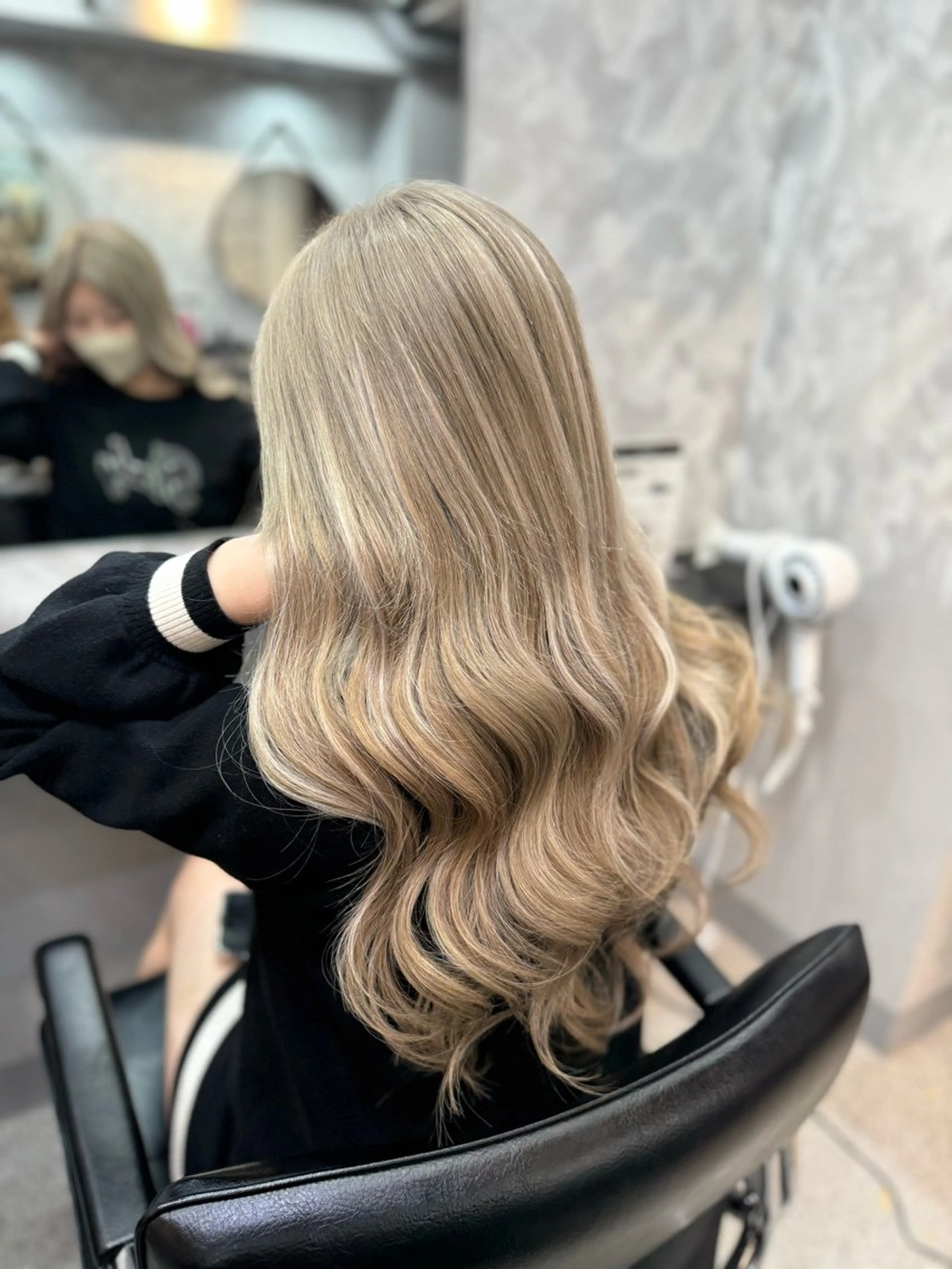 ロング エクステ ハイライト ヘアカラー トリートメント 👑最高級エクステ 👑新宿/タイセイのヘアスタイル