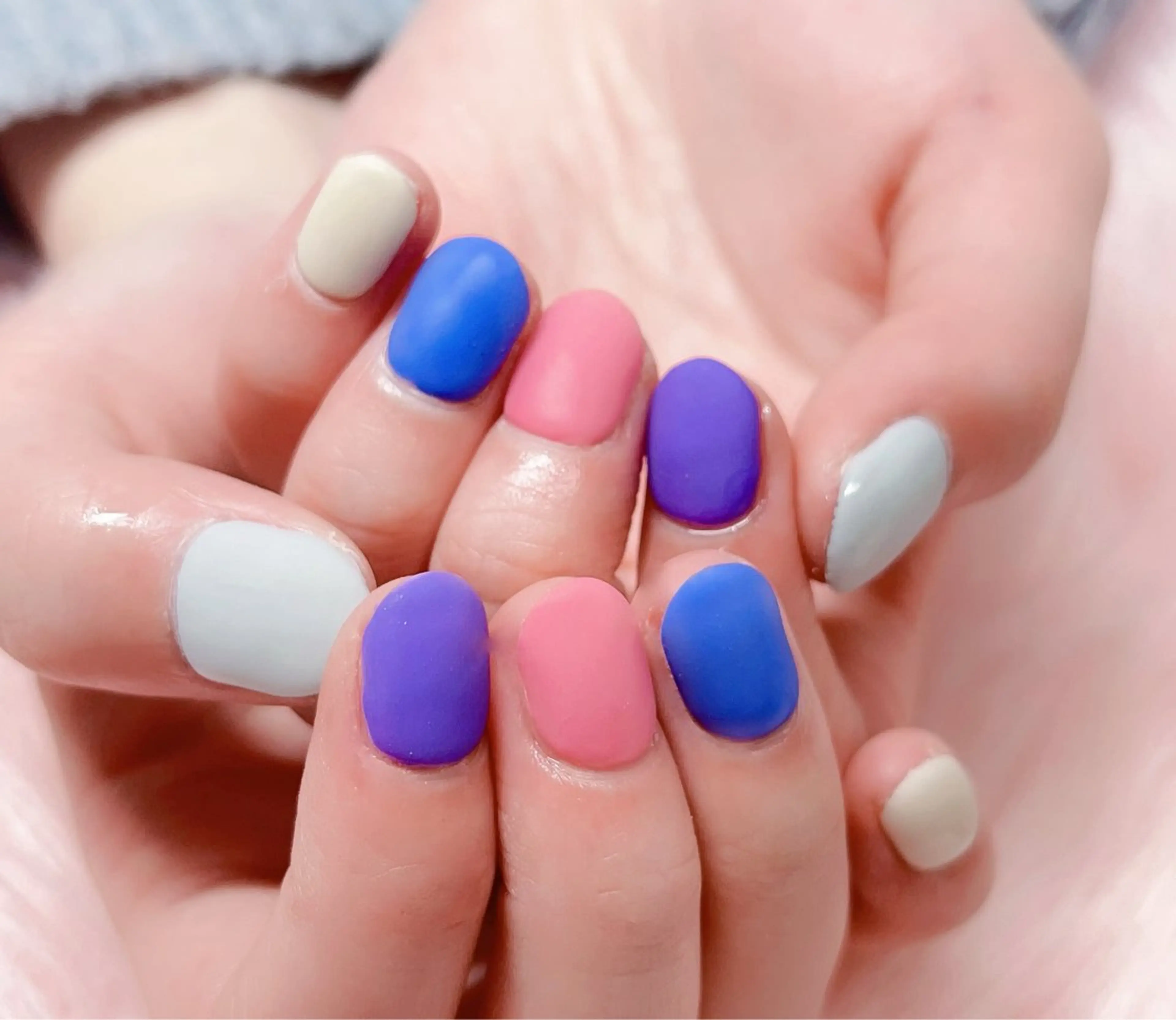 ネイル ハンドネイル MoonNail ユリ🌸のネイルデザイン