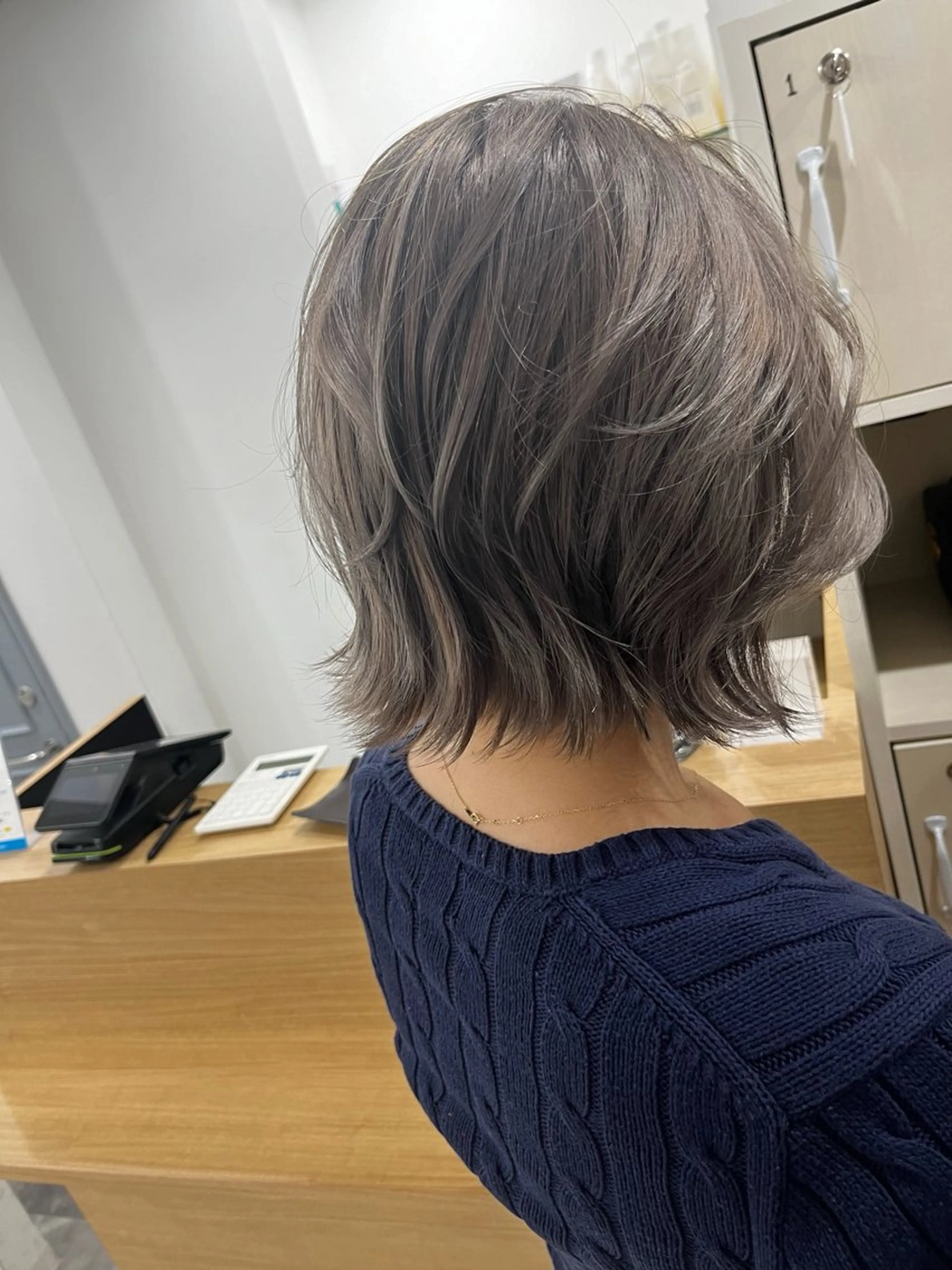 ミディアム カット ヘアカラー hoNua. 栄/透明感カラーのヘアスタイル