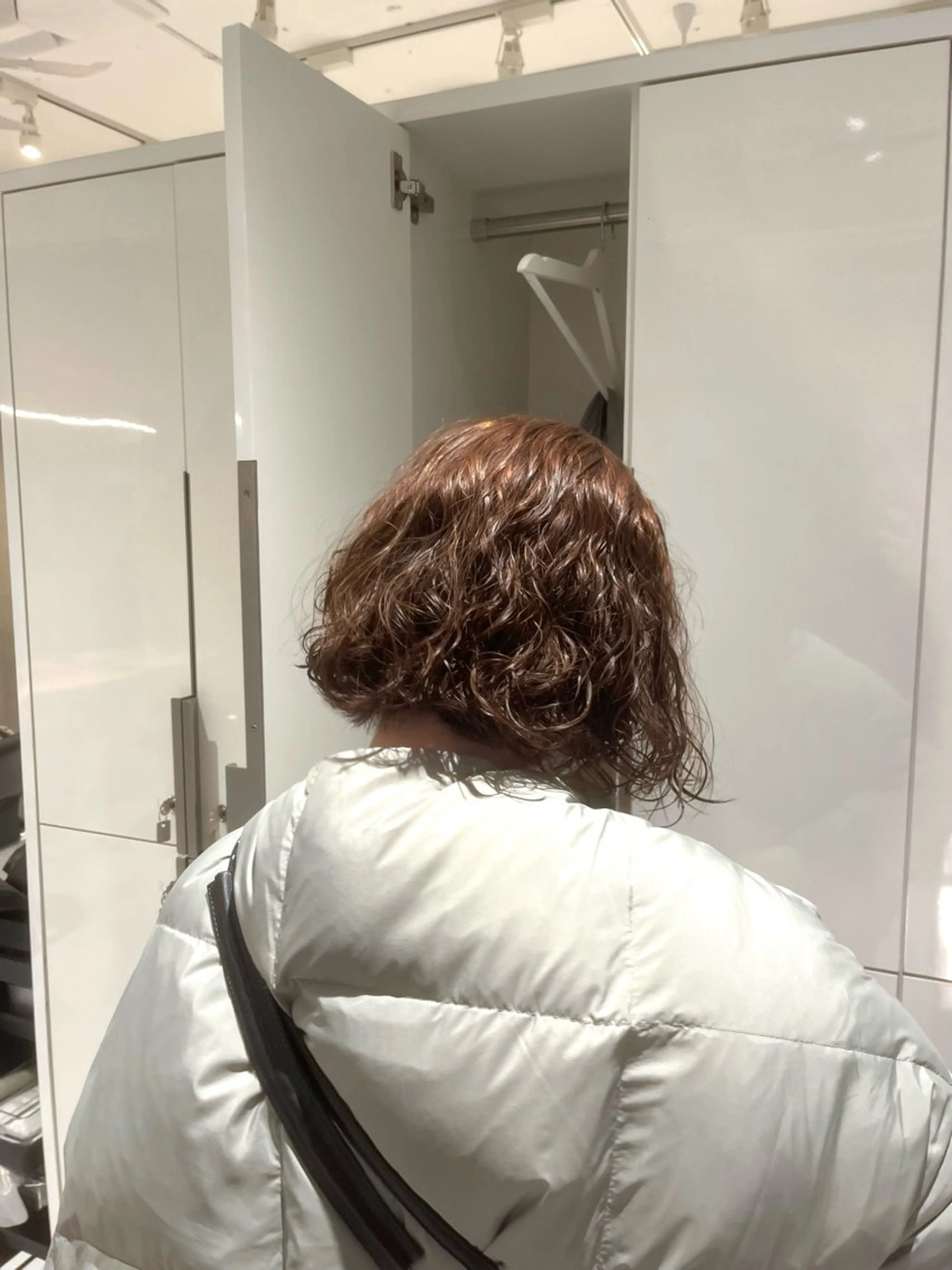 ショート パーマ グレージュ|くすみ× 透明感|kazutoのヘアスタイル