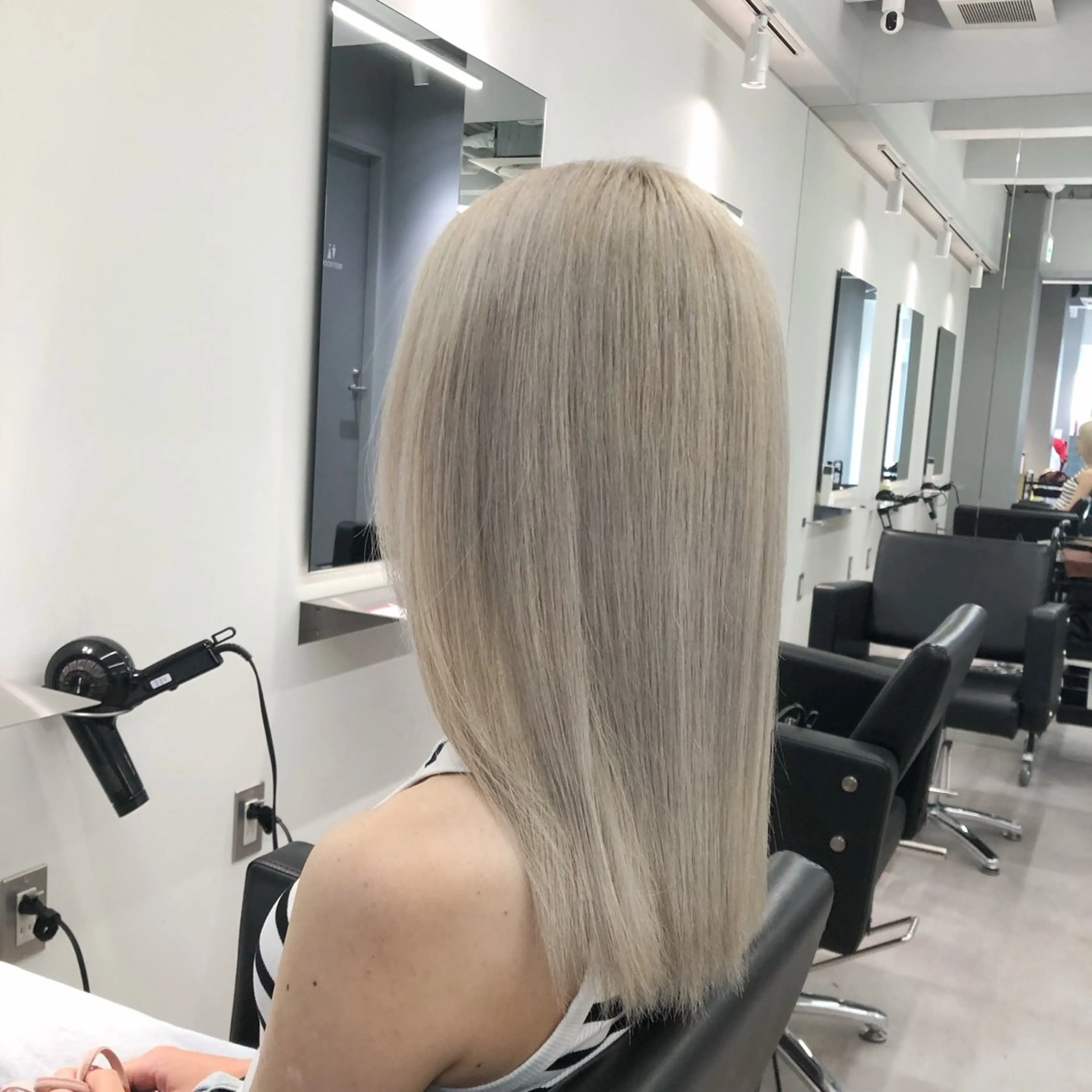 ロング カラー 矢島颯哉/ハイトーン ブリーチカラー💎のヘアスタイル