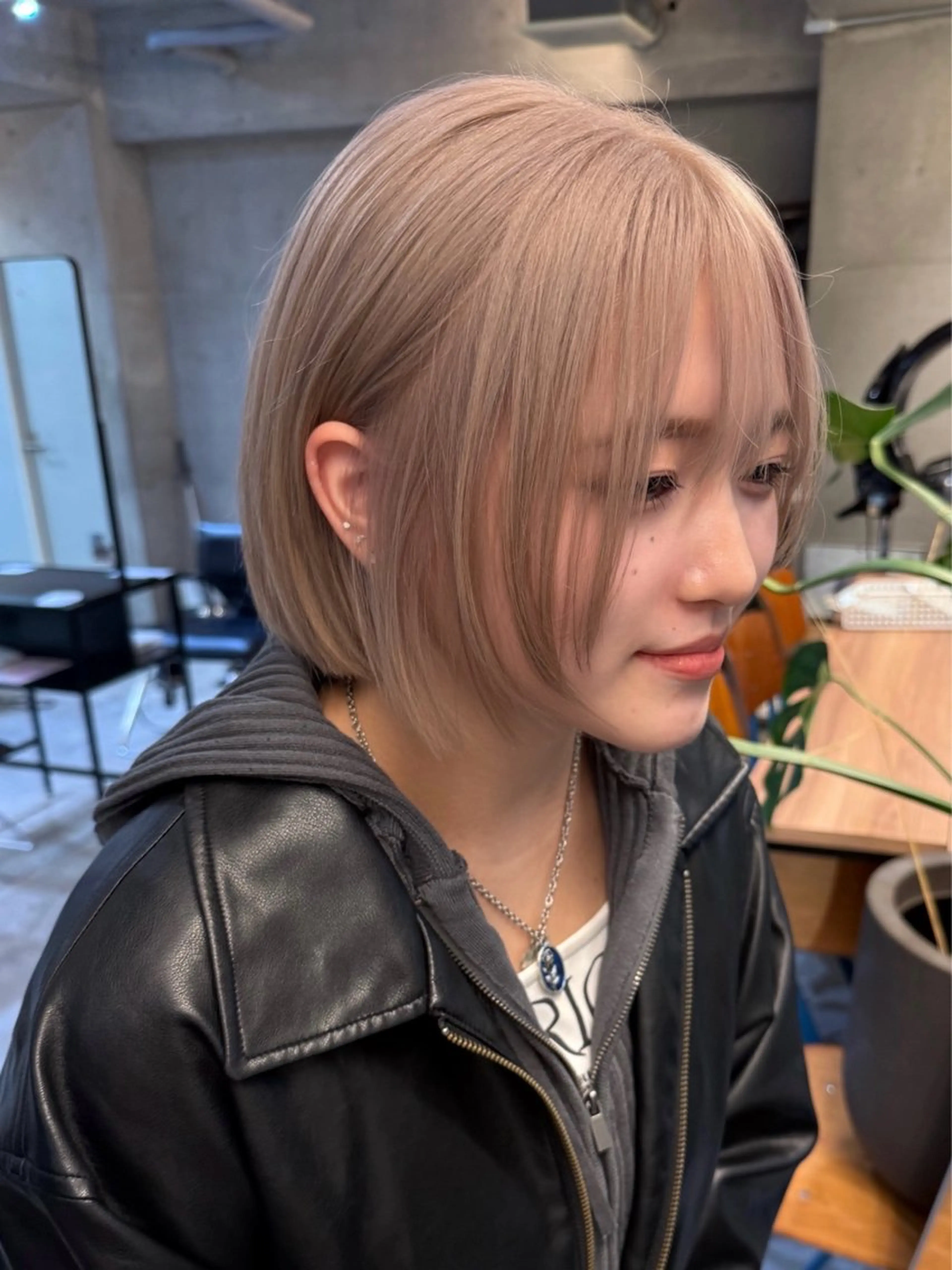 ショート ボブレイヤー ボブ レイヤーカット カット ヘアカラー レイヤーカット\ウル フ　chinatsuのヘアスタイル