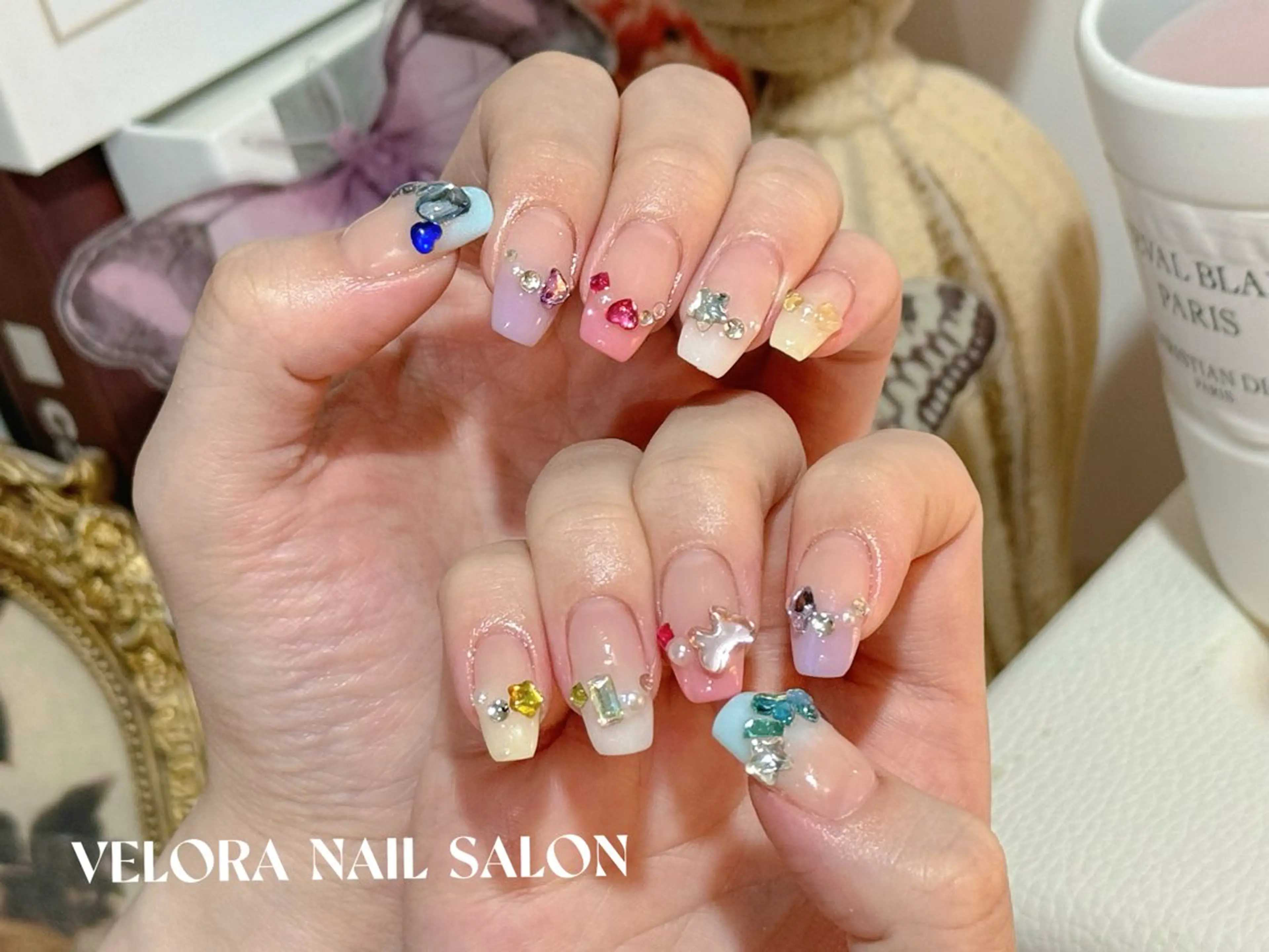 ネイル ハンドネイル VELORA NAILのネイルデザイン