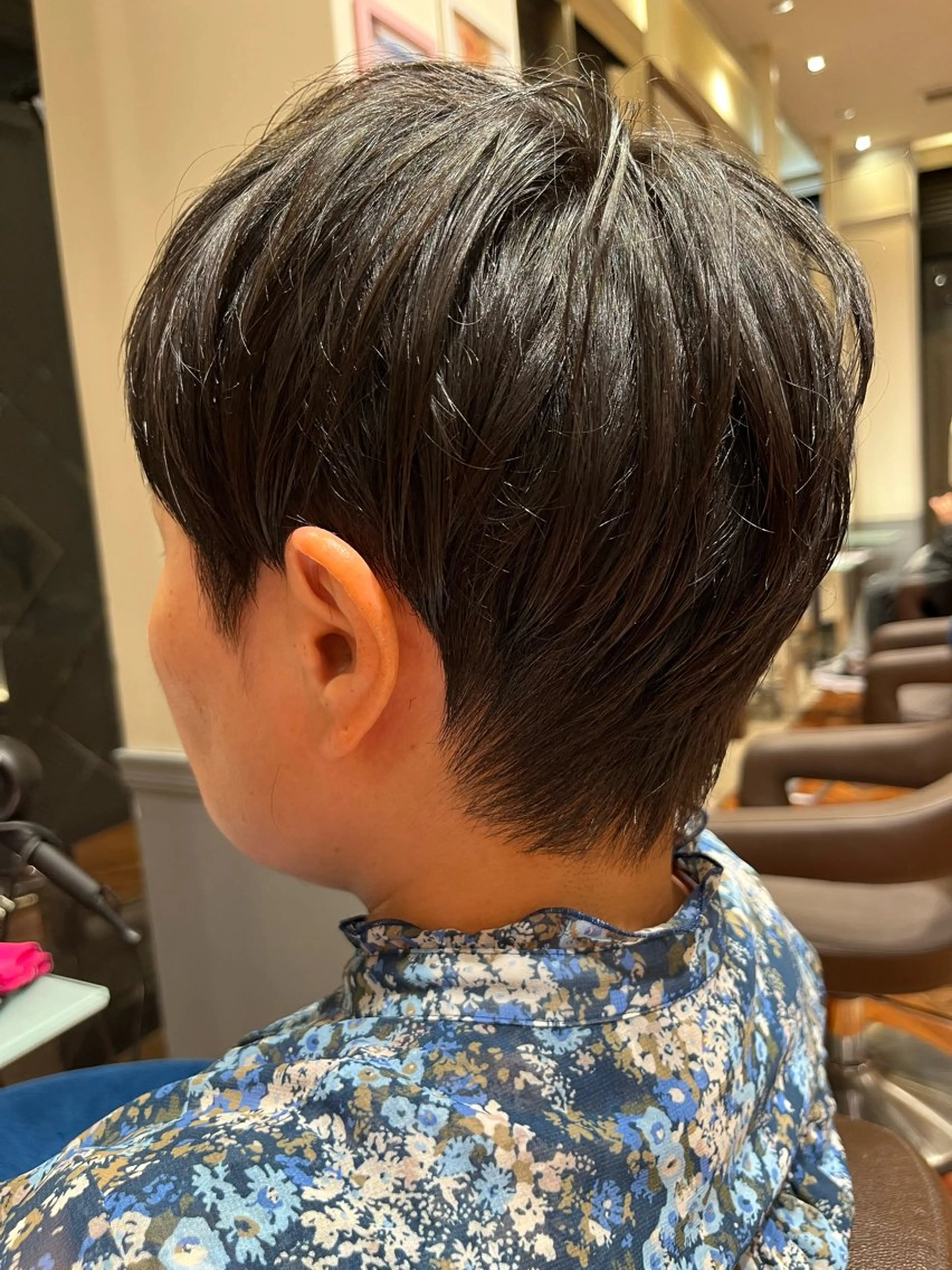 ショート ｼｮｰﾄｶｯﾄ 梅田 山下　すみれのヘアスタイル