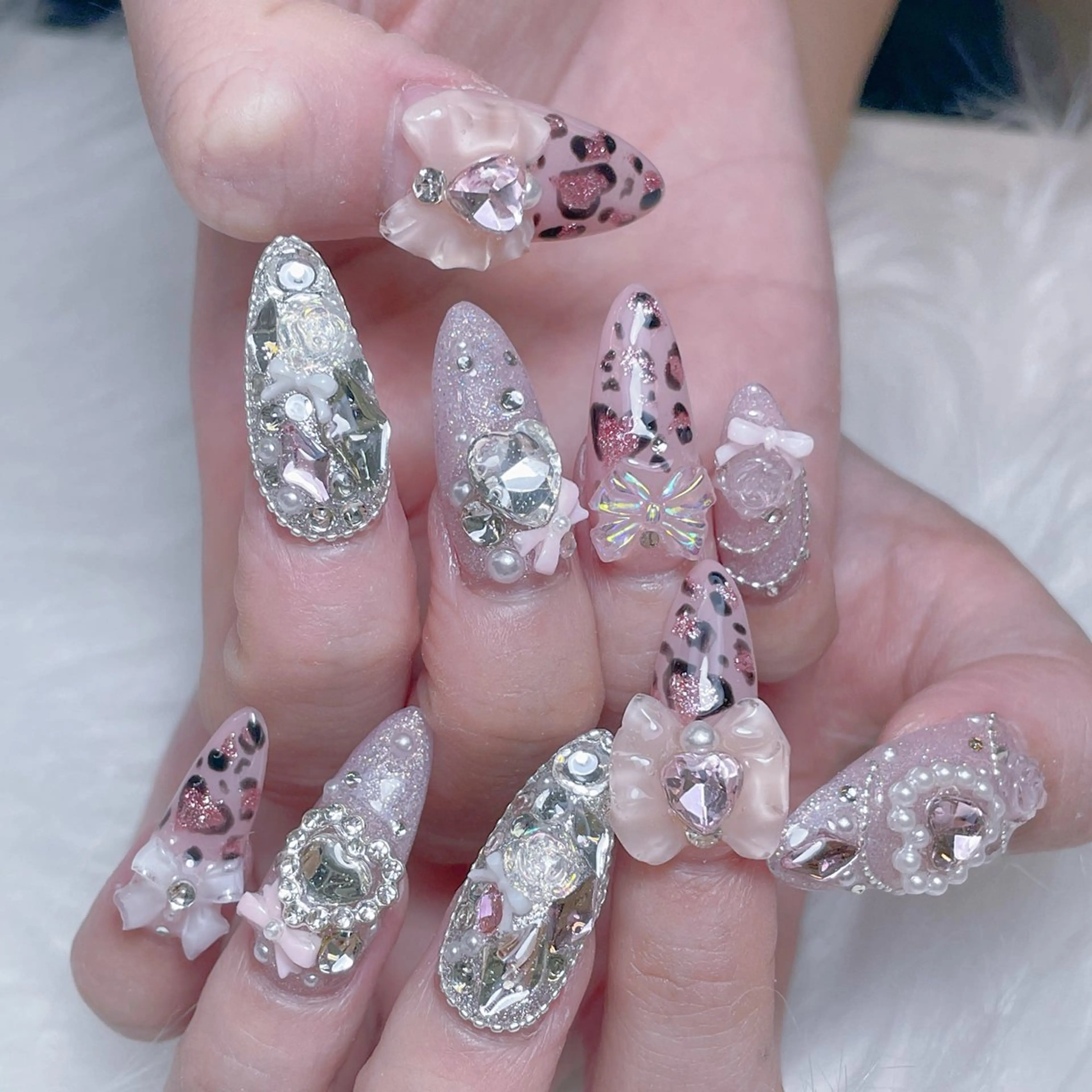 ネイル オーロラネイル フレンチネイル ハート 韓国ネイル レース ハンドネイル Melody  3D/スカルプ専門店のネイルデザイン