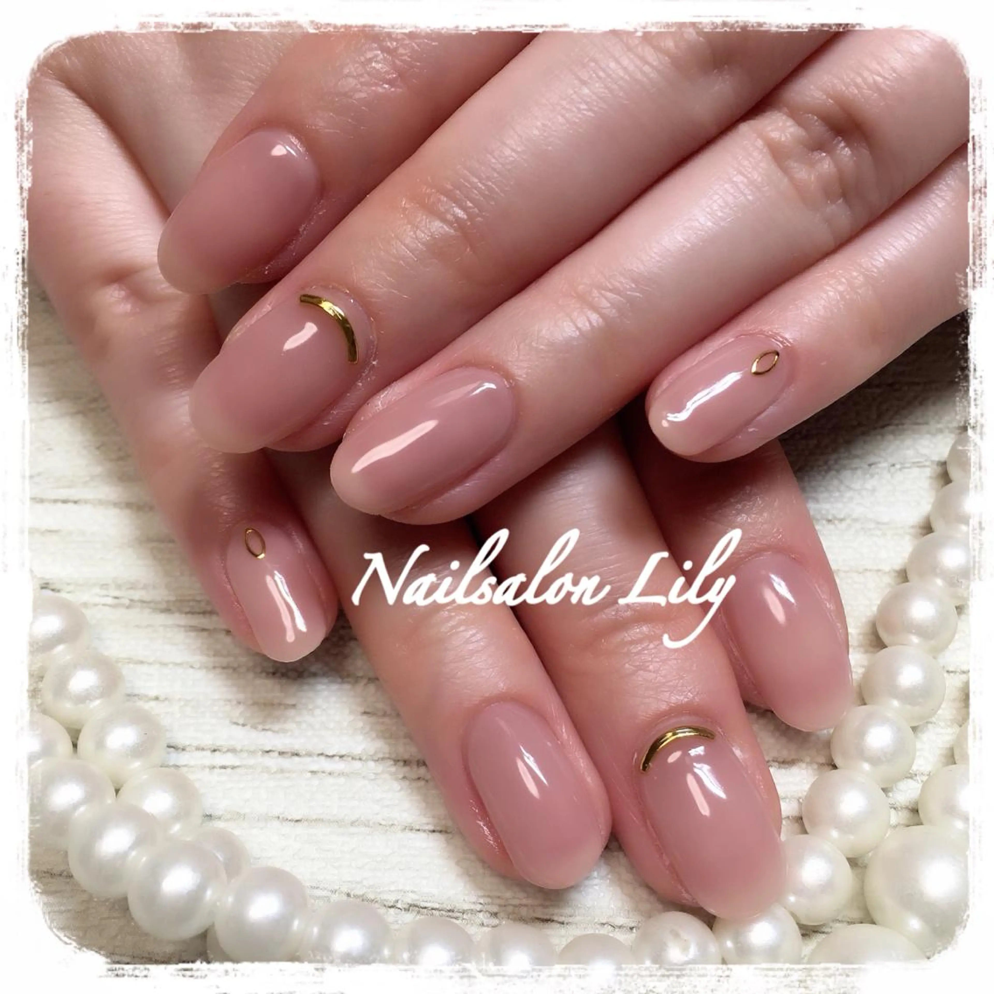 ネイル シンプルネイル Lily*nail 🌻Mii🌻のネイルデザイン