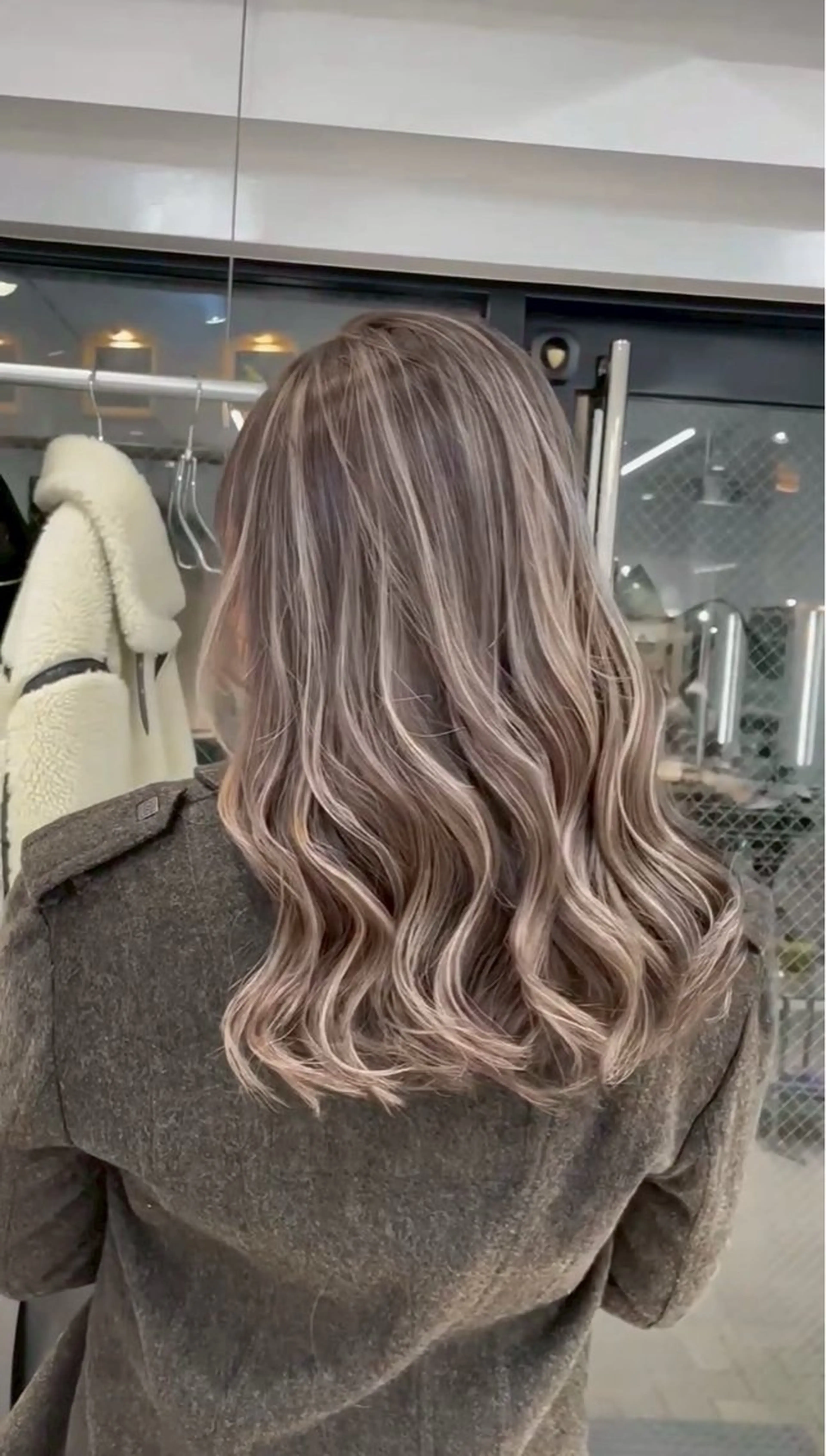 ロング カラー ヘアカラー 表参道/ハイライト バレイヤージュのヘアスタイル