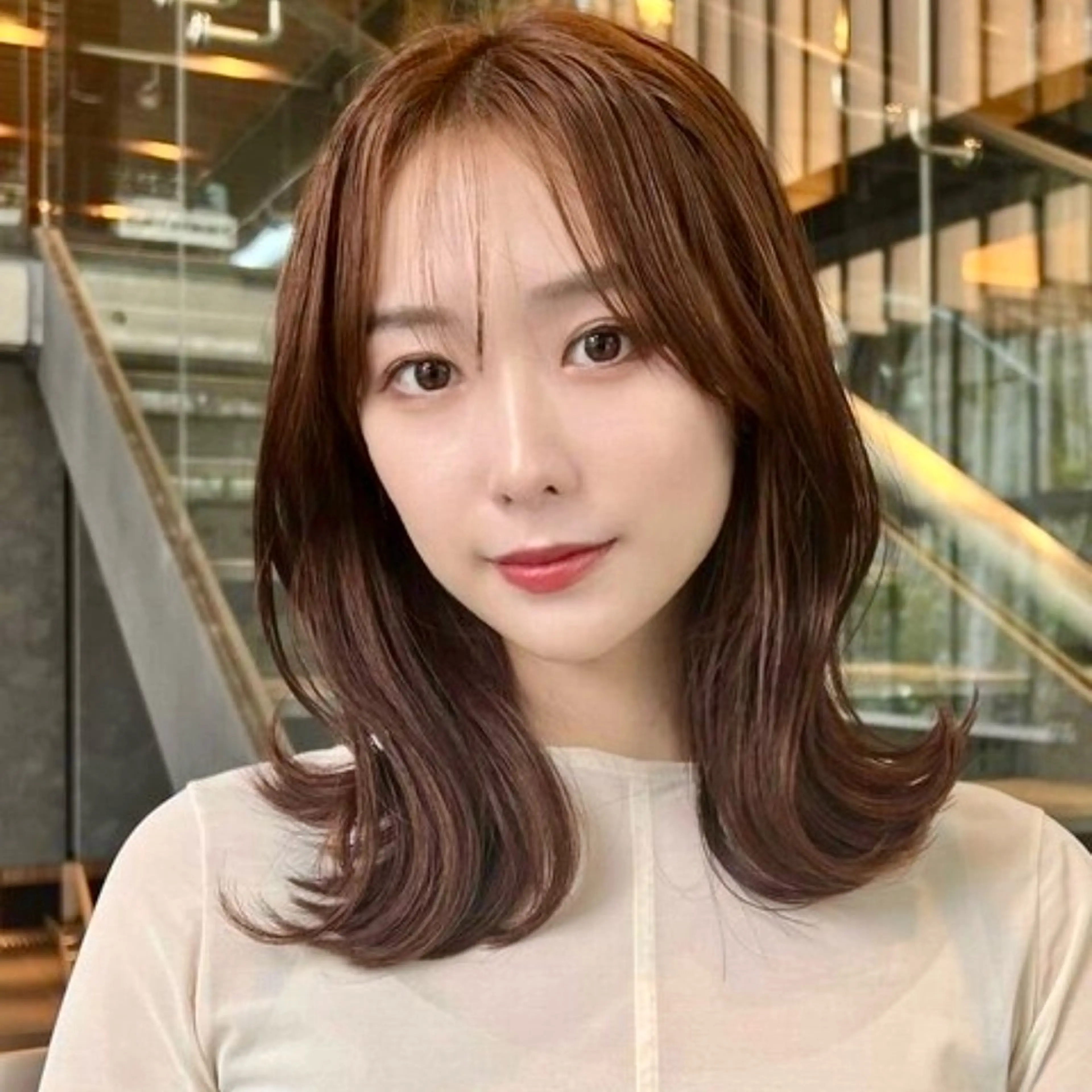 ミディアム カラー mao🖤顔周り／ レイヤー／髪質改善のヘアスタイル