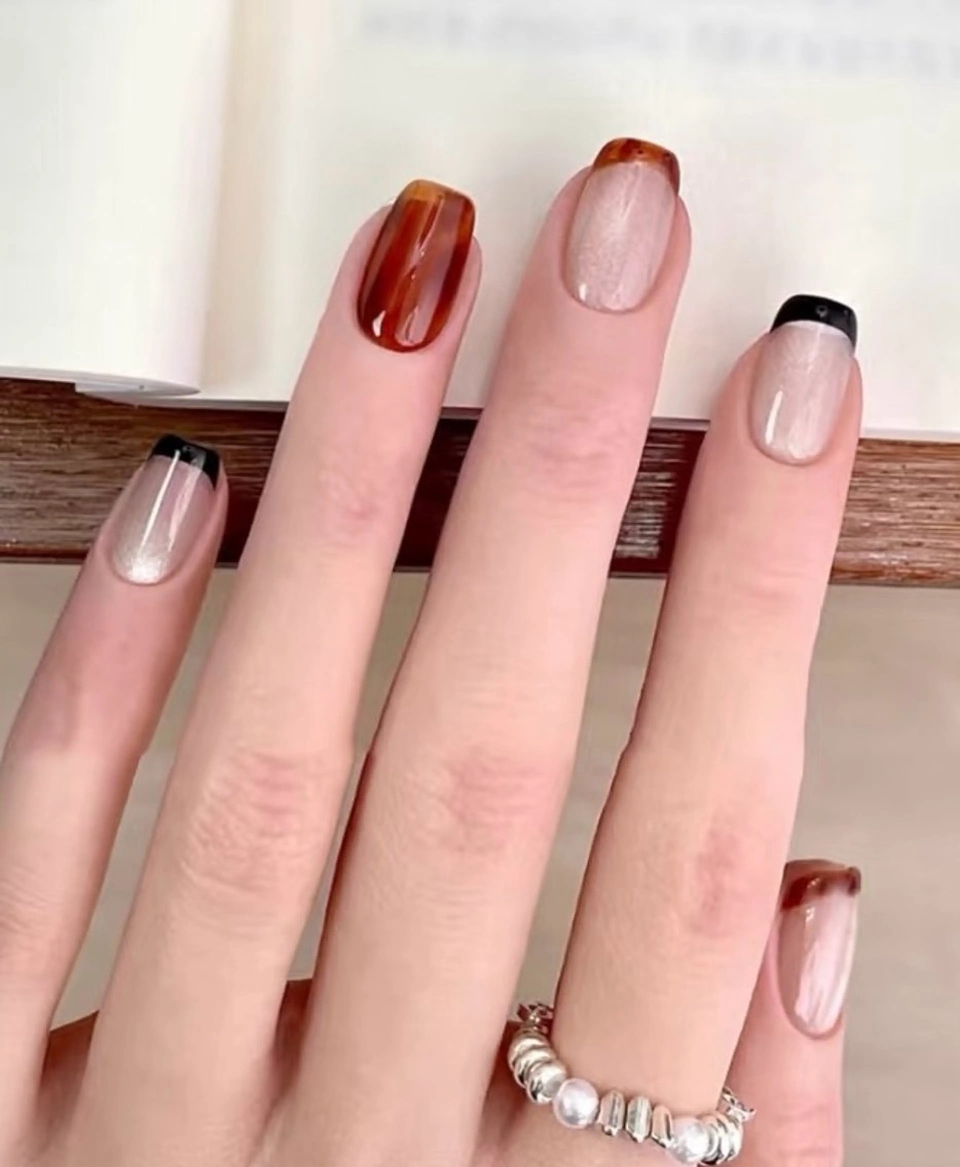 ネイル 高木 維麗絲のネイルデザイン