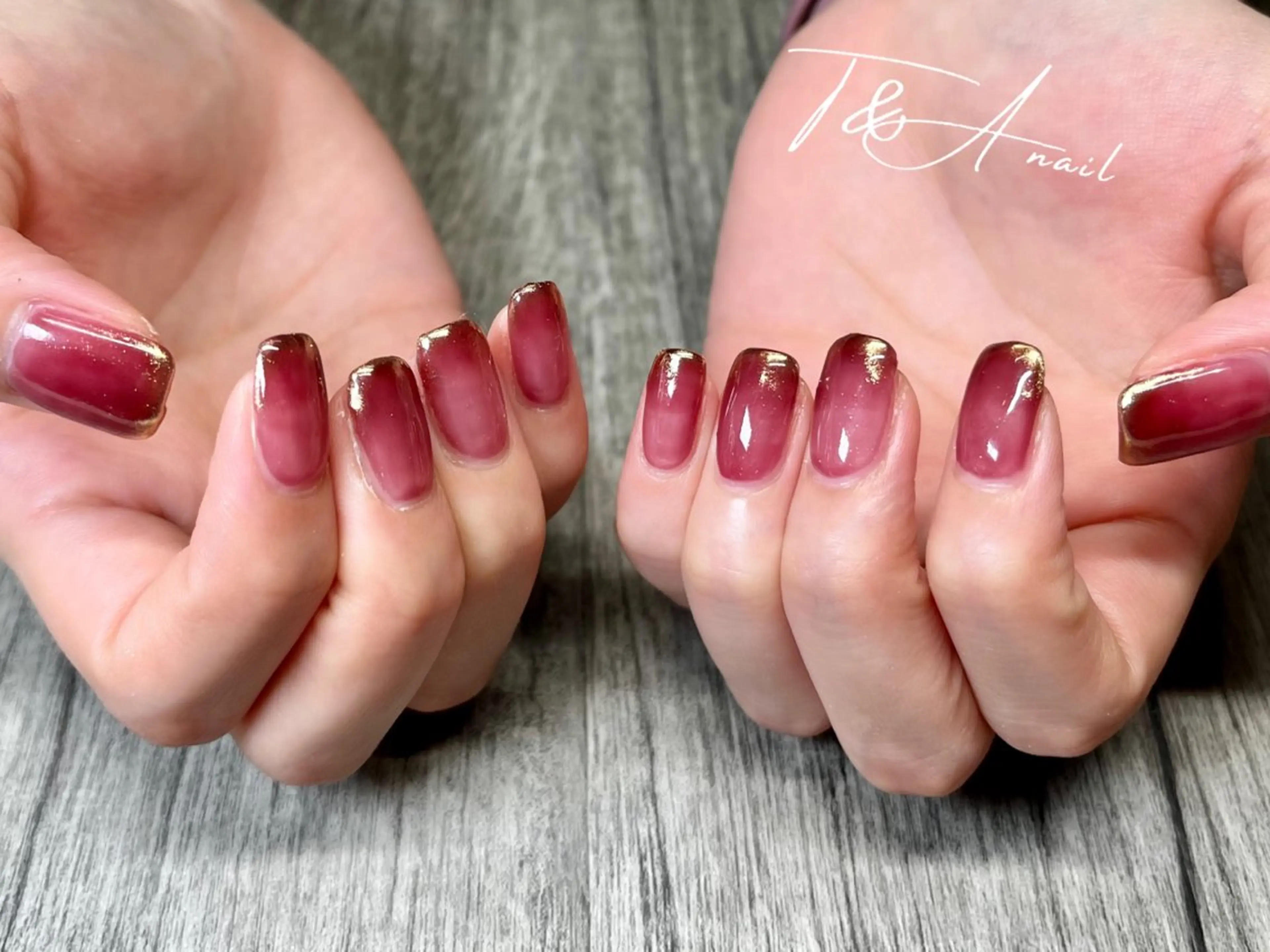 ネイル クリアネイル ジェルネイル ニュアンスネイル ワンカラーネイル 赤色 ハンドネイル T&A nailのネイルデザイン