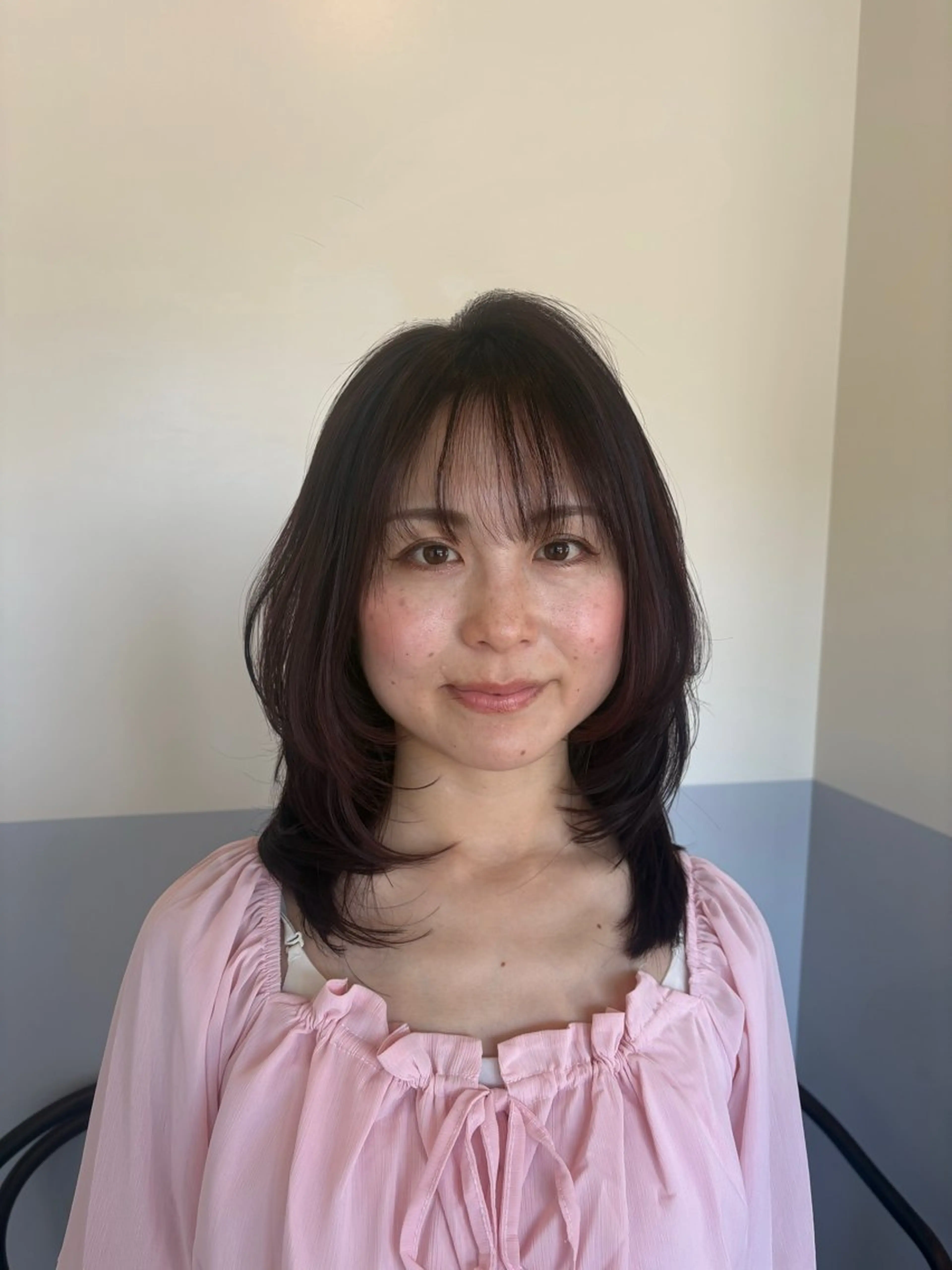 ミディアム ラベンダーブラウン 顔周りカット レイヤーカット 小顔カット カット ヘアカラー 鈴木 美由華/透明感/岡崎のヘアスタイル