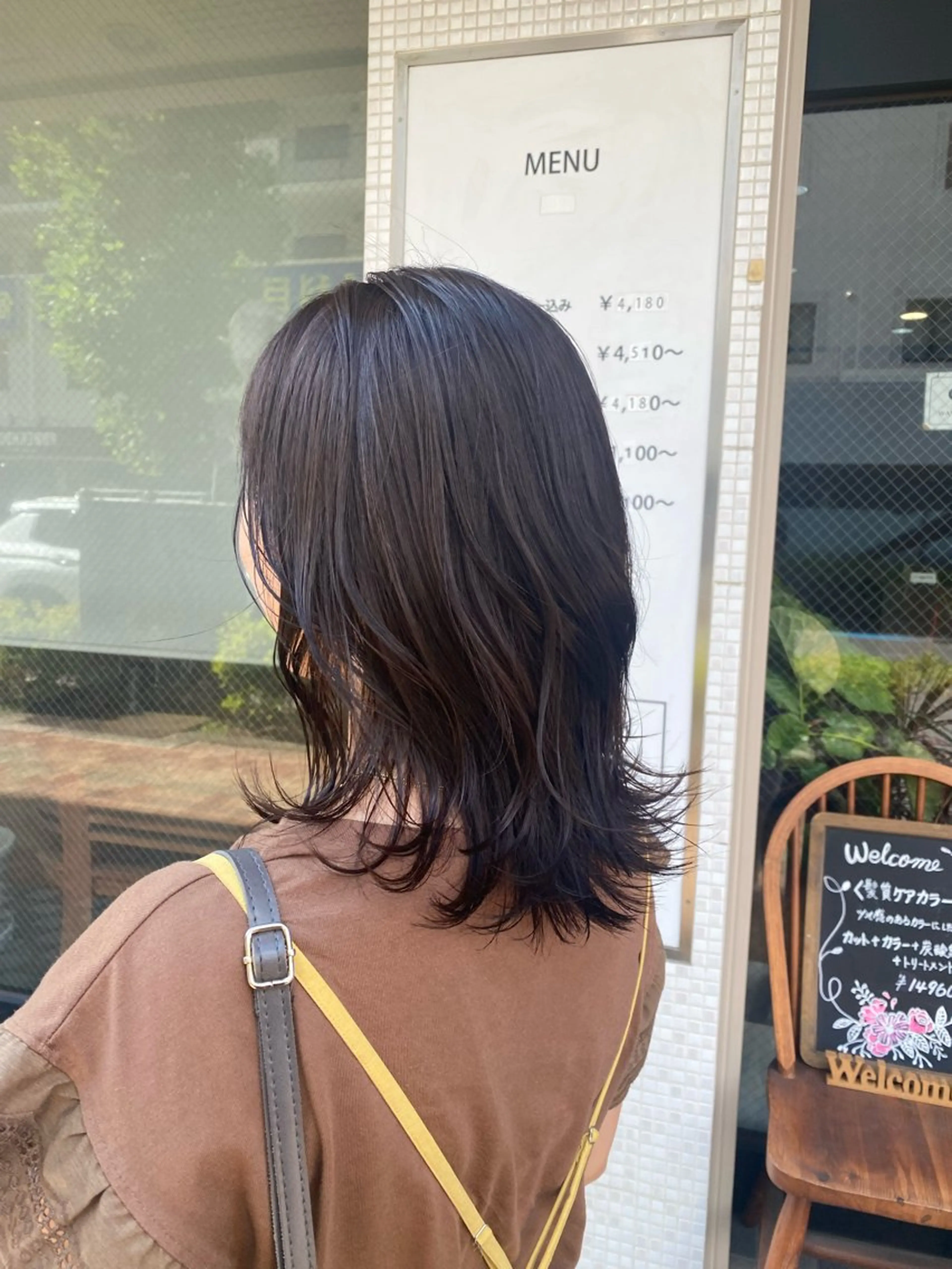 ミディアム カラー カット ヘアカラー トリートメント サプリームヘア 飯田みち瑠のヘアスタイル