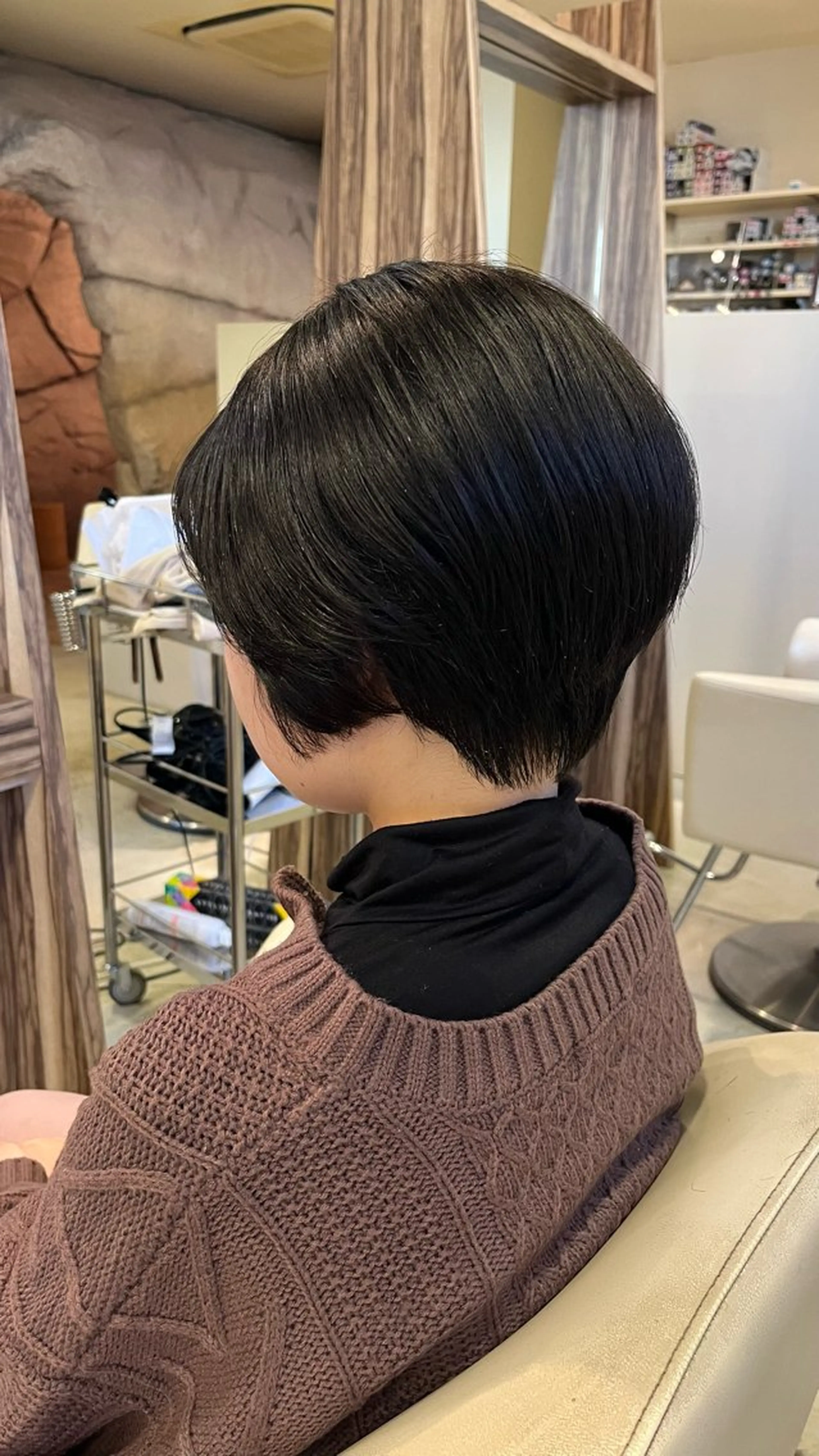 ショート レイヤーカット/ 艶カラー/YUKAのマツエク・マツパデザイン