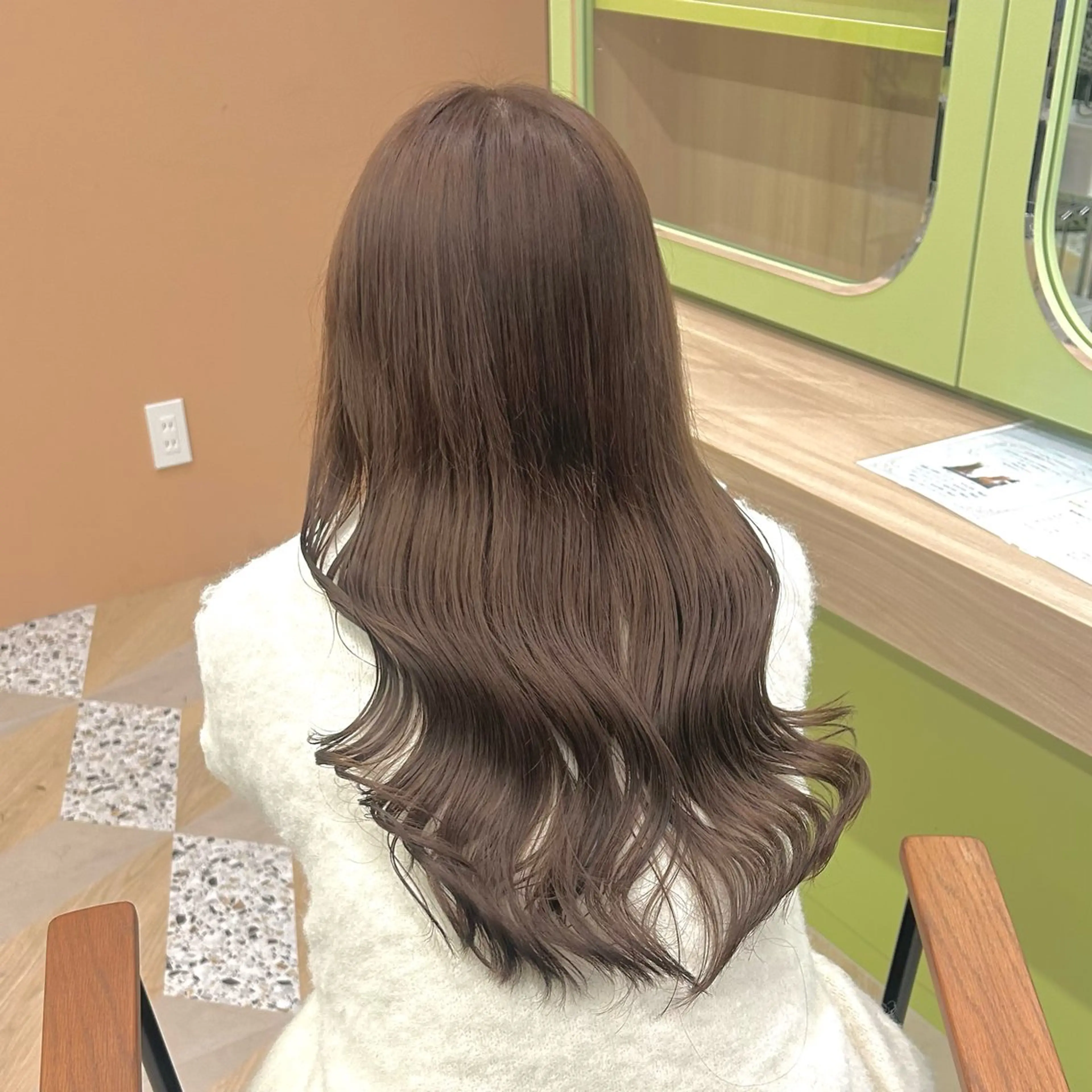 セミロング カラー ベージュカラー ブリーチ ブラウンカラー ショコラベージュ 透明感カラー カット ヘアカラー トリートメント ブリーチなしベージュ /ヘアセット/ミユのヘアスタイル