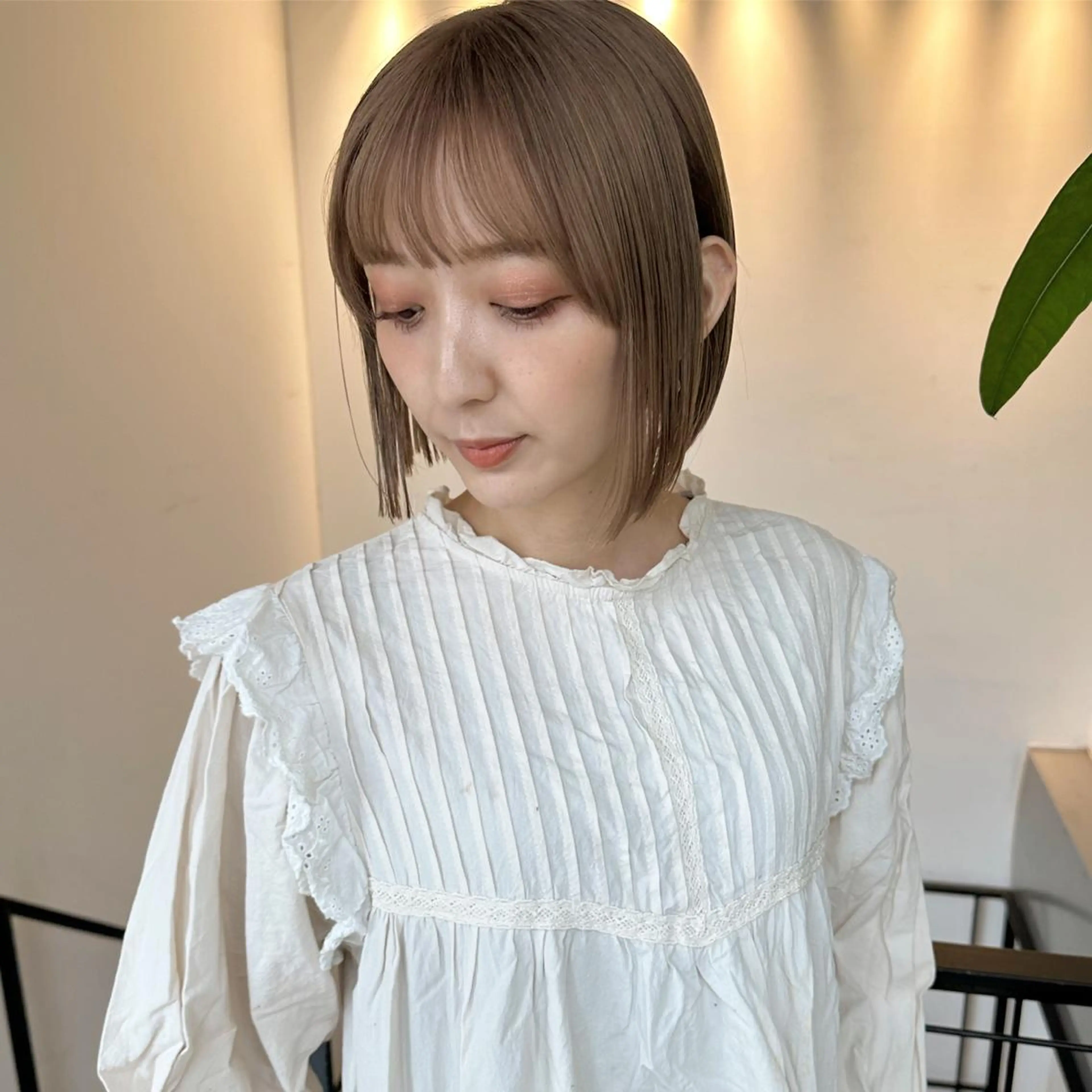 ミディアム KAORU オリーブカラーのヘアスタイル