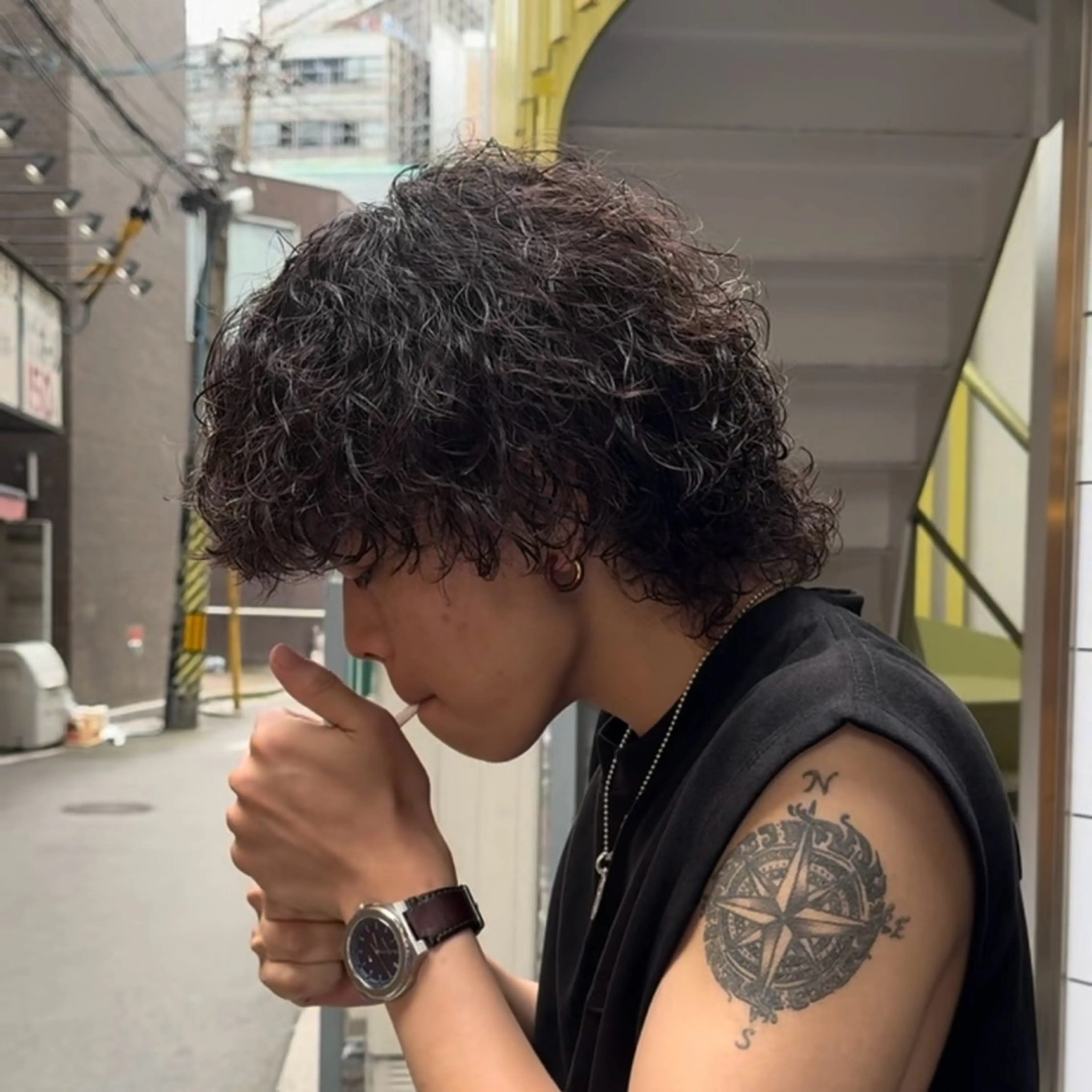 ミディアム パーマ メンズ ミディアムパーマ メンズパーマ スパイラルパーマ カット パーマ 安藤 晴大のヘアスタイル
