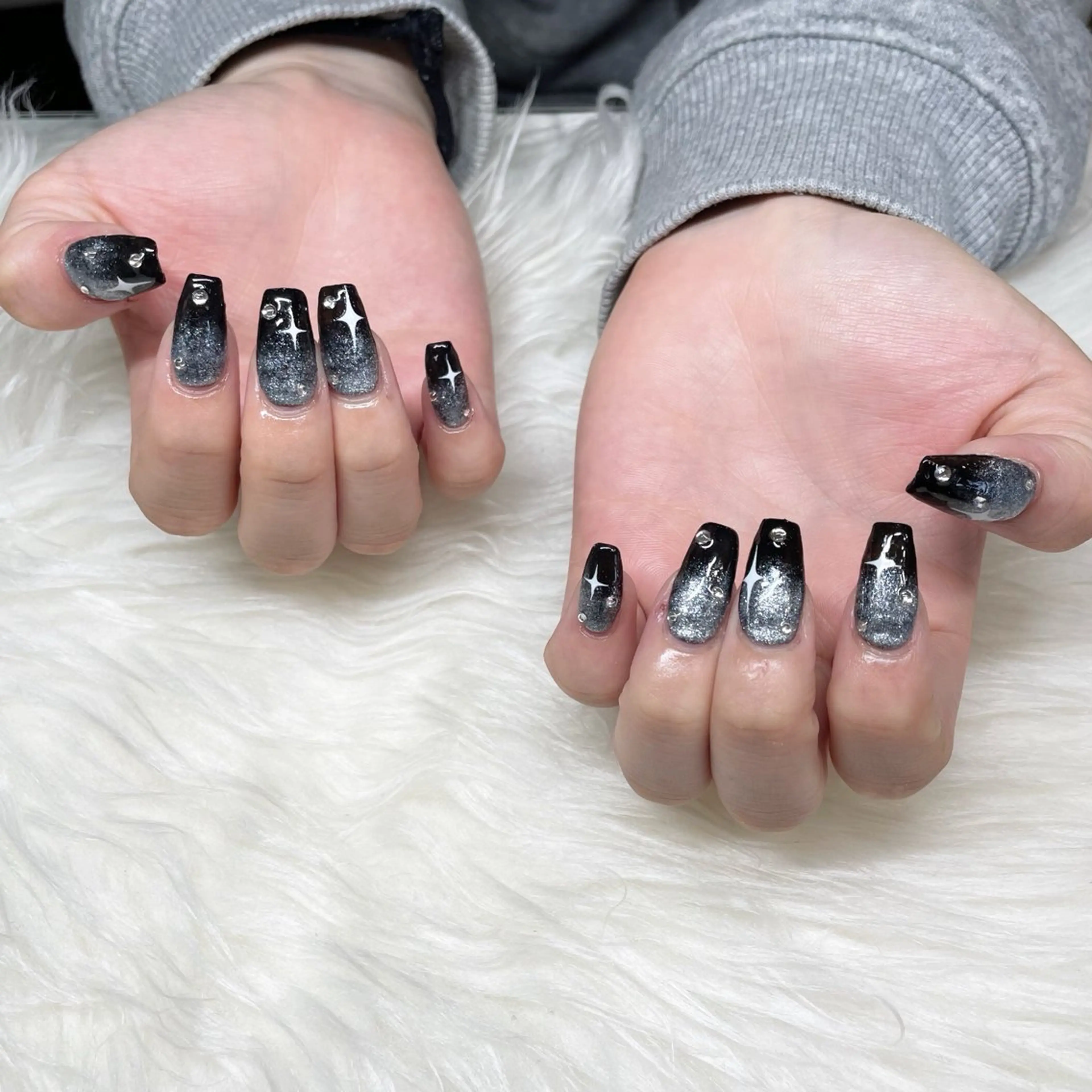 ロング see love gritterのネイルデザイン