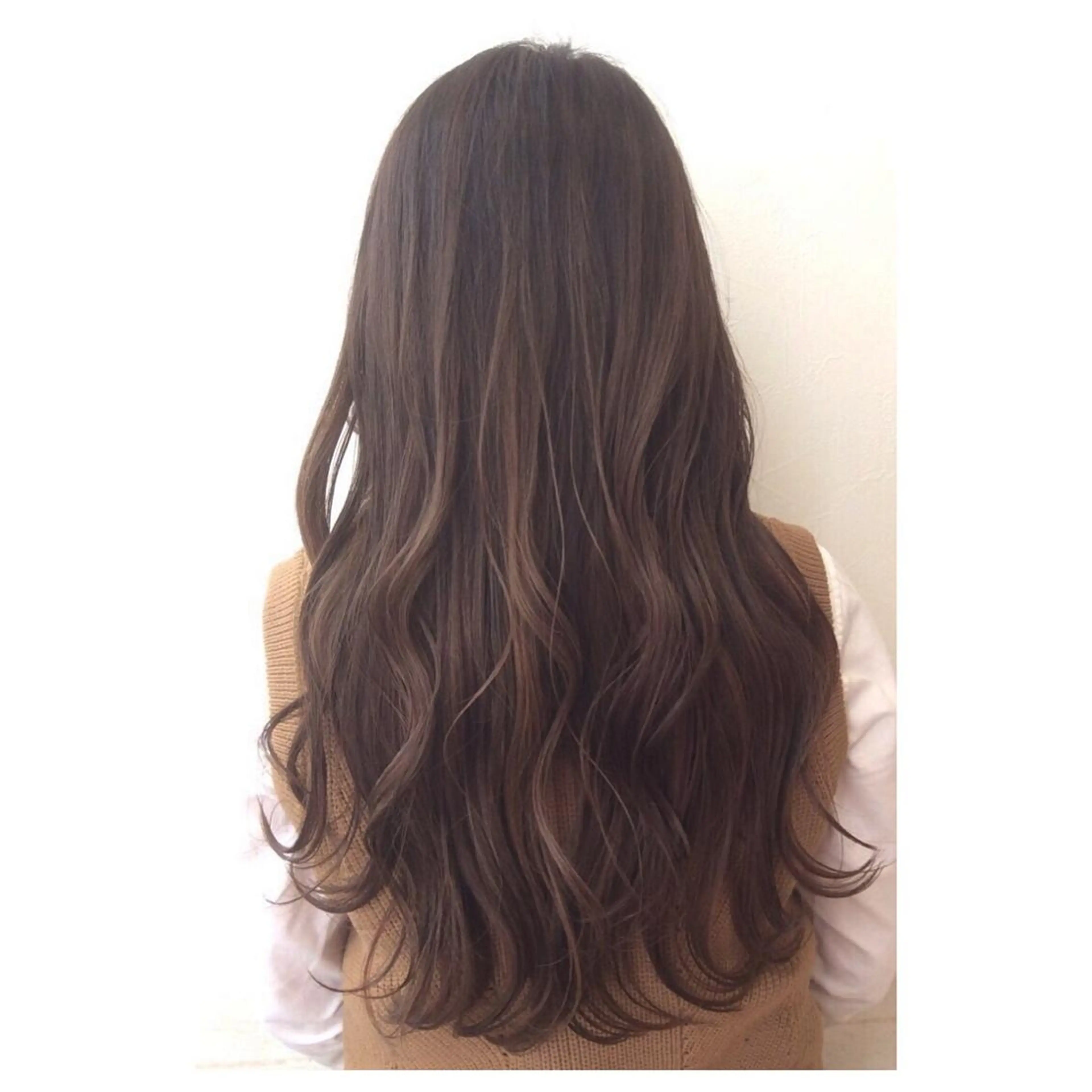 セミロング ロング カラー アッシュ アッシュグレー アッシュグレージュ グレージュ TOMOYA/ ショート、レイヤーのヘアスタイル