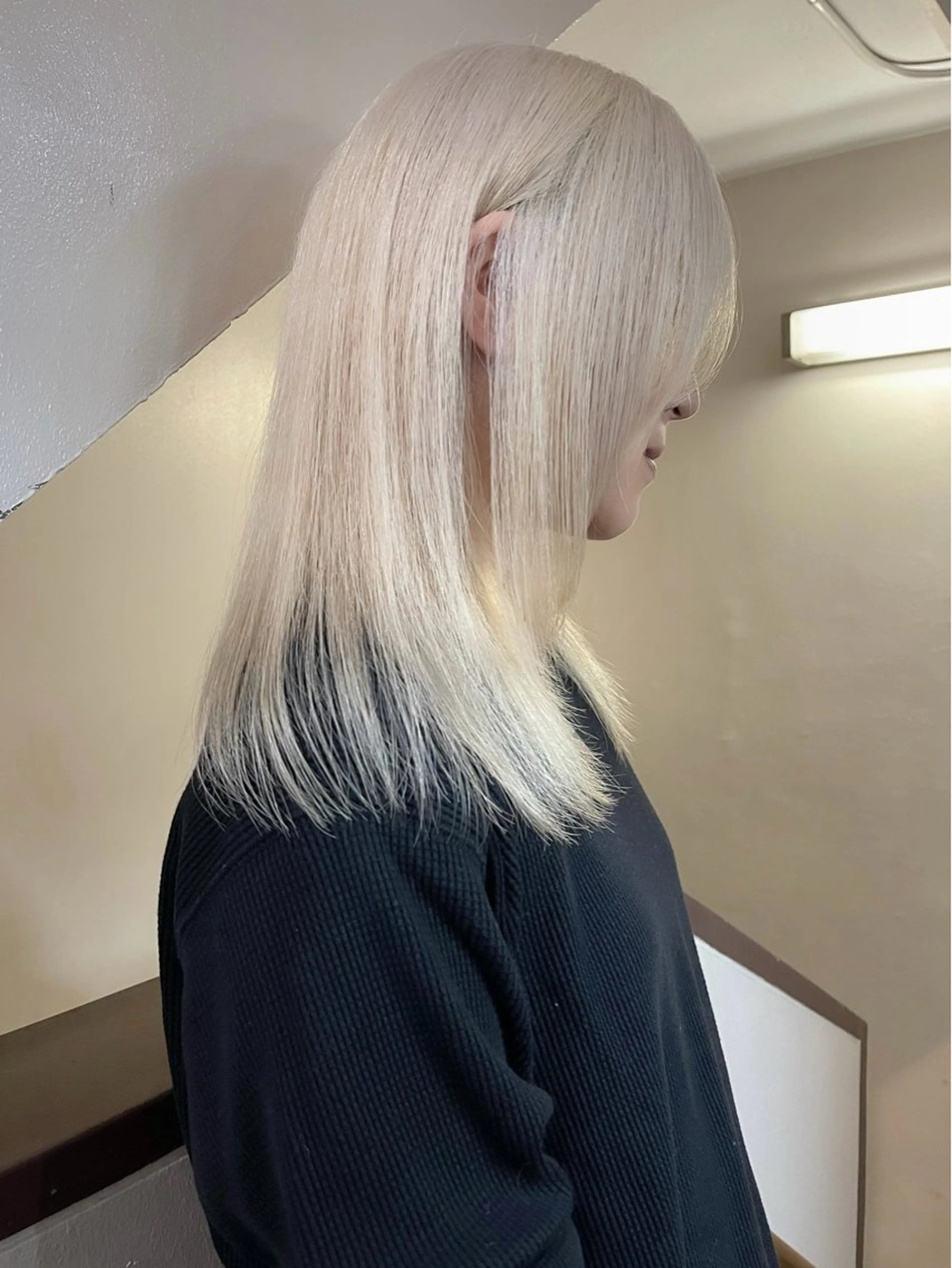 ミディアム カラー ハイトーンカラー ヘアカラー トリートメント ヘアセット 安部佑哉/ハイトーン /レイヤー/ブリーチのヘアスタイル