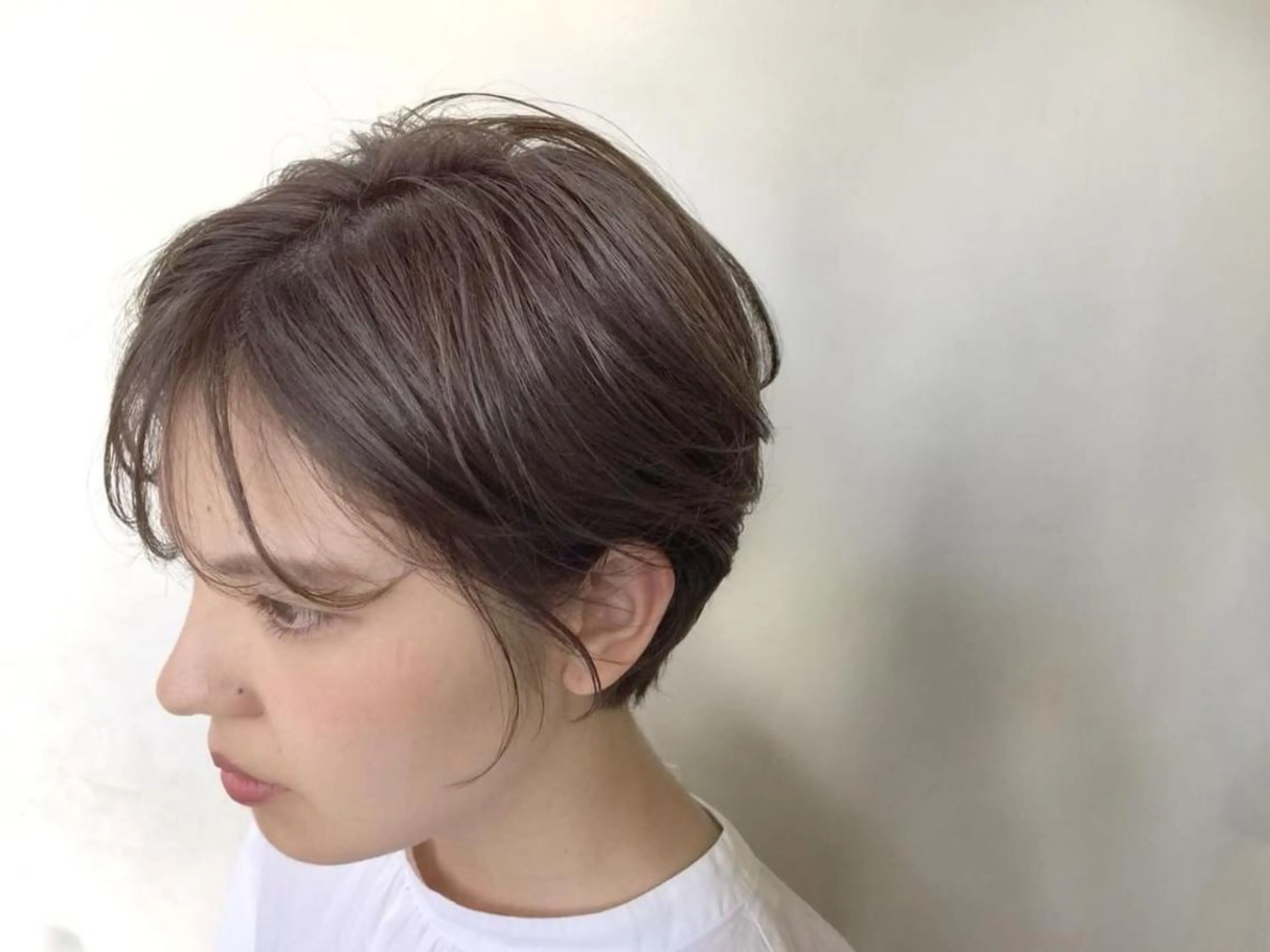 ショート カラー 佐治 梨乃のヘアスタイル