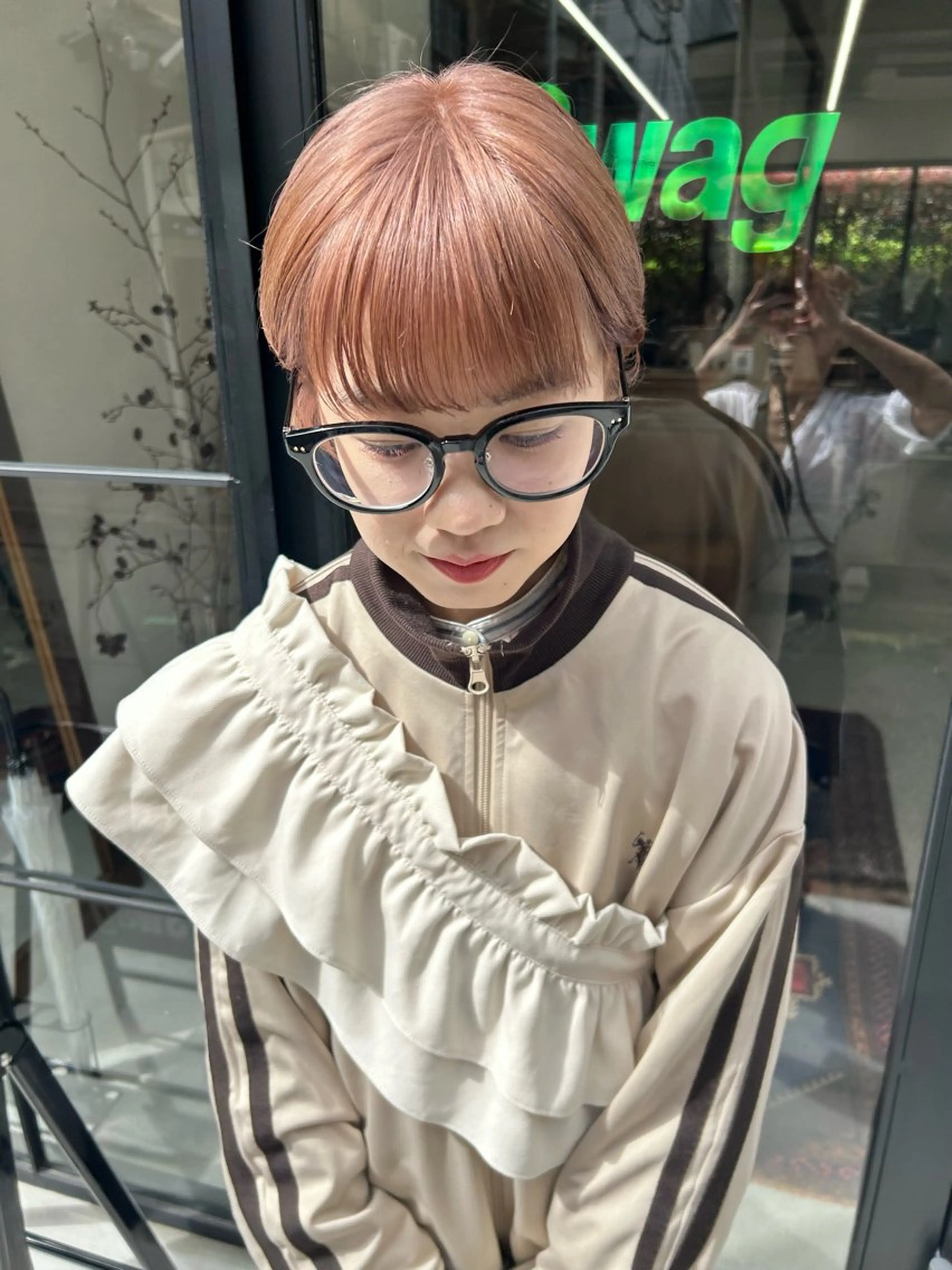 ショート カラー パーマ ヘアアレンジ ベージュカラー ブリーチ ブロンド ブロンドベージュ ダブルカラー デザインカラー/ボブ ブリーチカラー/ユリのヘアスタイル