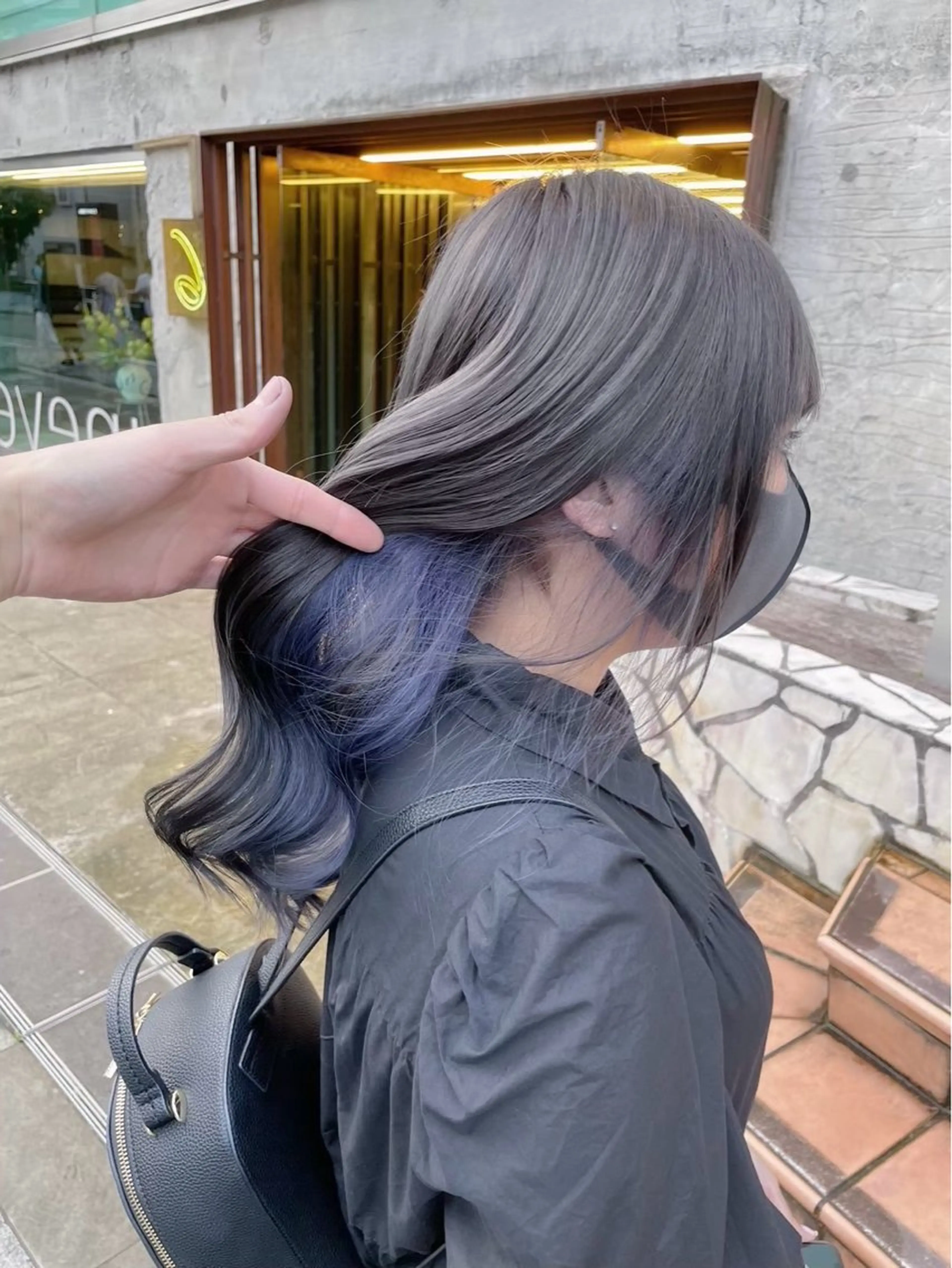 セミロング カラー メンズ メンズバレイヤージュ メンズブリーチ メンズハイライト メンズハイトーン メンズインナーカラー ☁️かずき☁️青.紫 推し活カラー💫のヘアスタイル