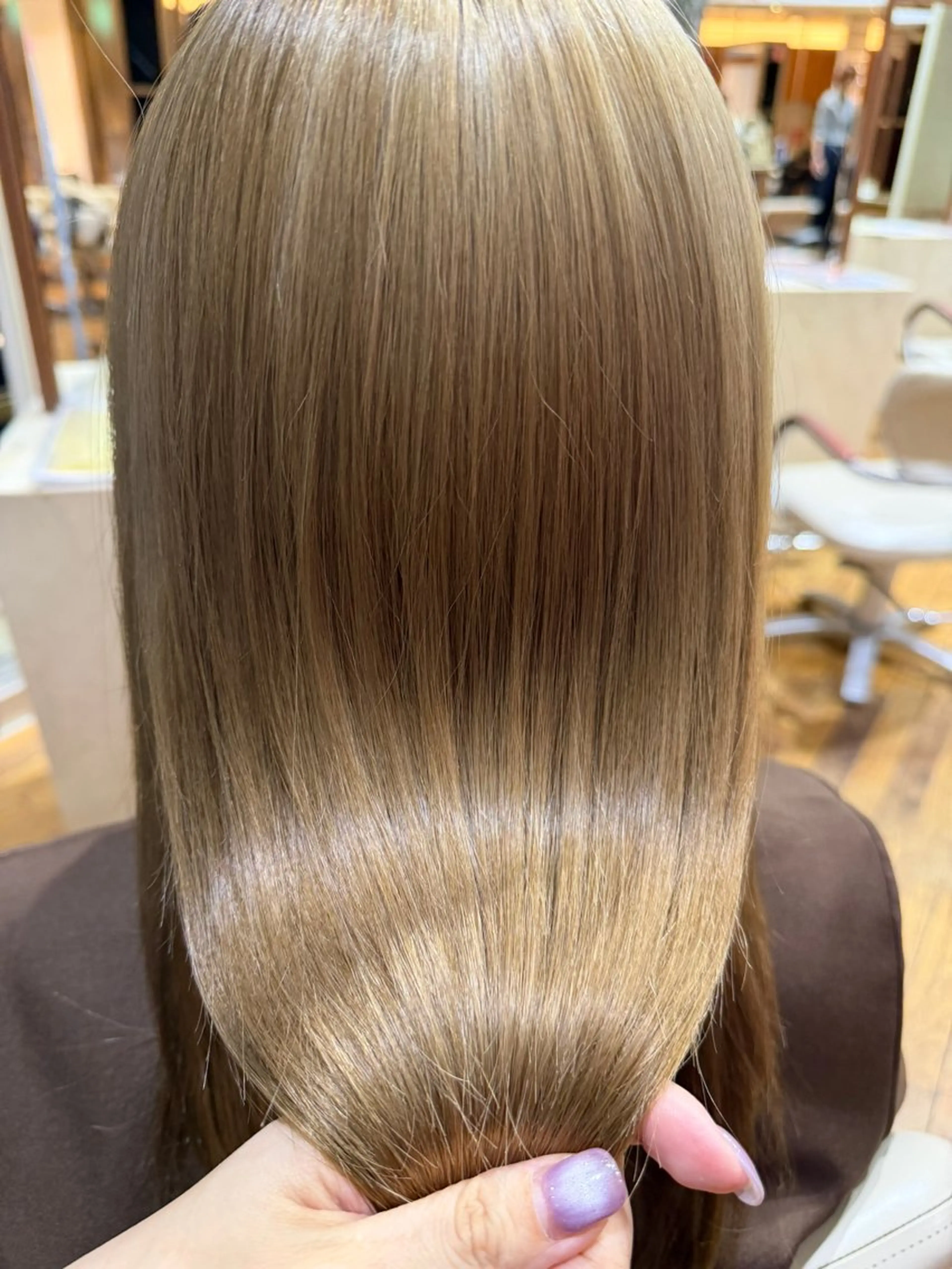 ミディアム カラー 小平 琳のヘアスタイル