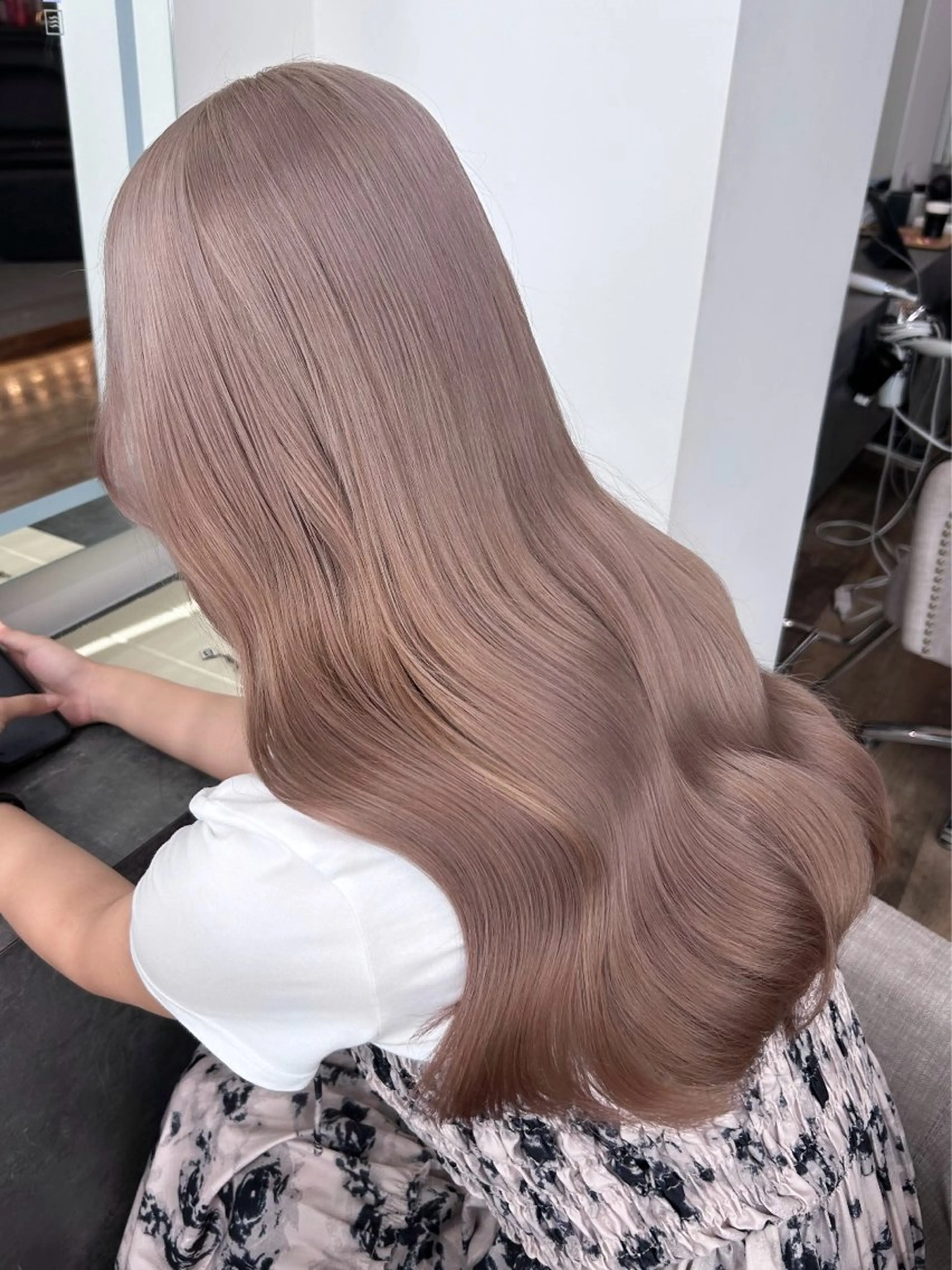 ロング カラー ヘアカラー トリートメント MARQUEE所属・Ayame / ハイトーンカラーのヘアスタイル