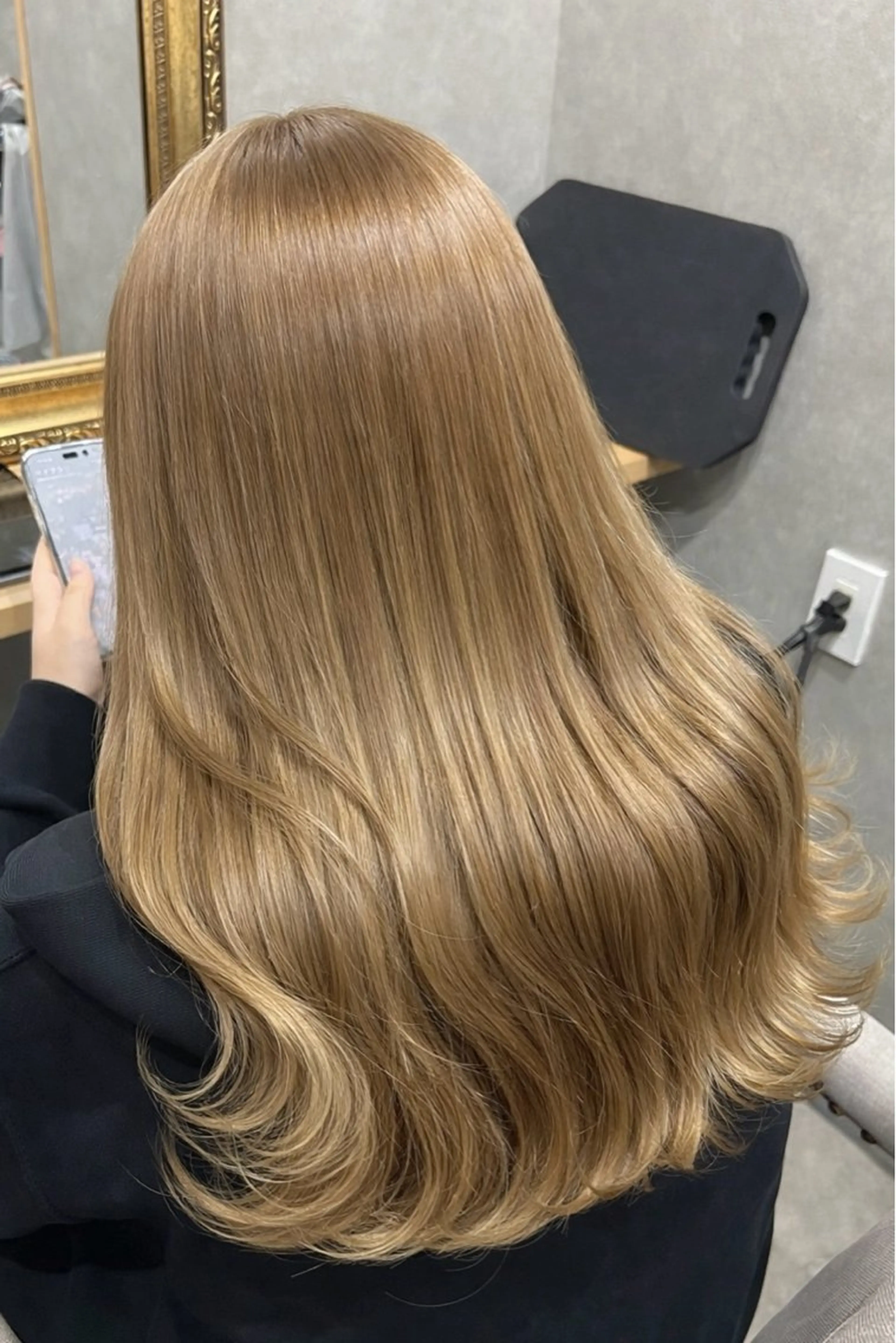 ロング カラー ベージュカラー 透明感カラー ミルクティーベージュ ヘアカラー トリートメント ミルクティー職人× HIROSEのヘアスタイル