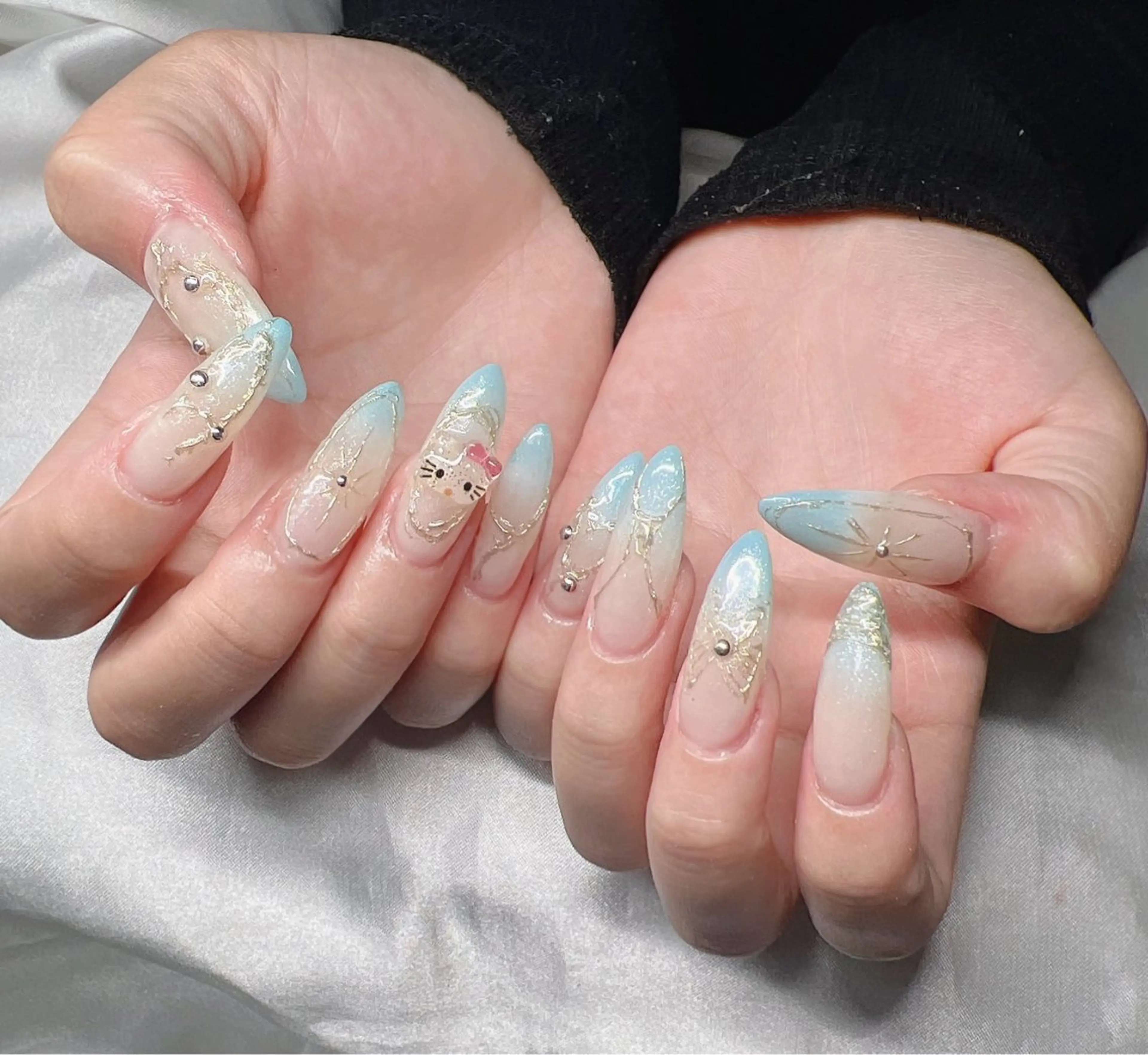 ネイル 長さ出し グラデーション 卒業式 キラキラネイル マグネットネイル ハンドネイル Lee Nailsのネイルデザイン