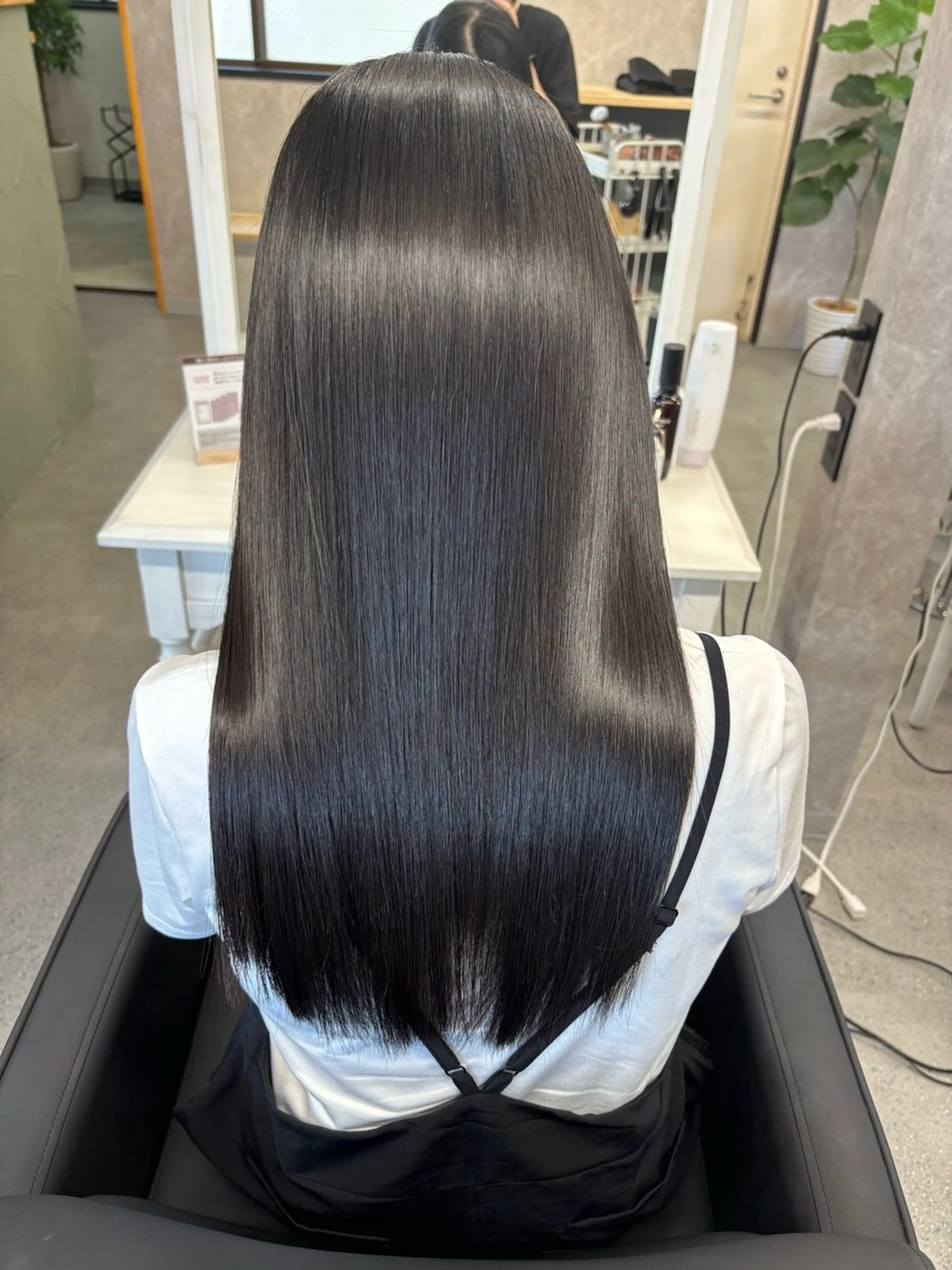 ロング 縮毛矯正 トリートメント かがみ/メンテナンス カット無料のヘアスタイル