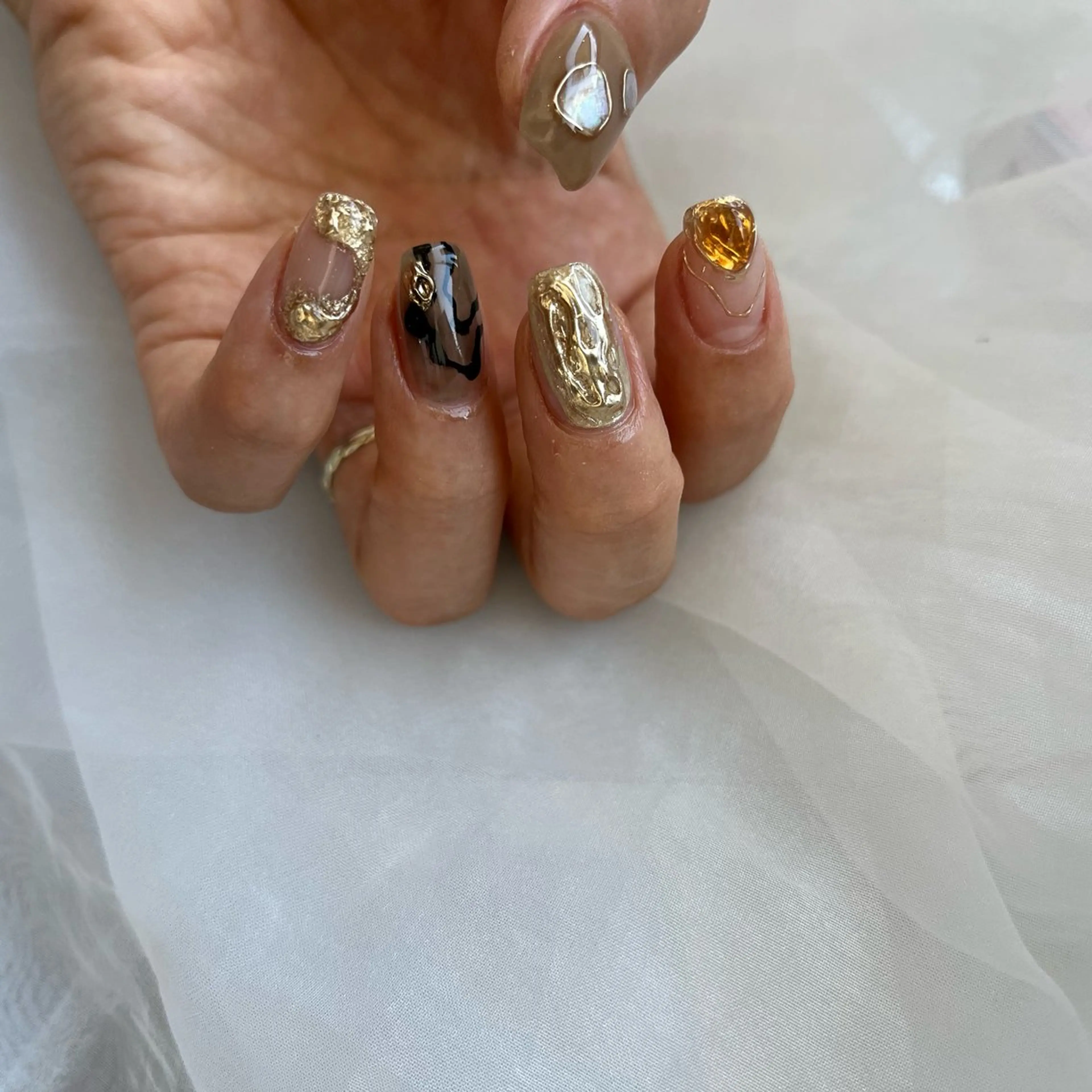 ネイル ハンドネイル atelier alle.のネイルデザイン