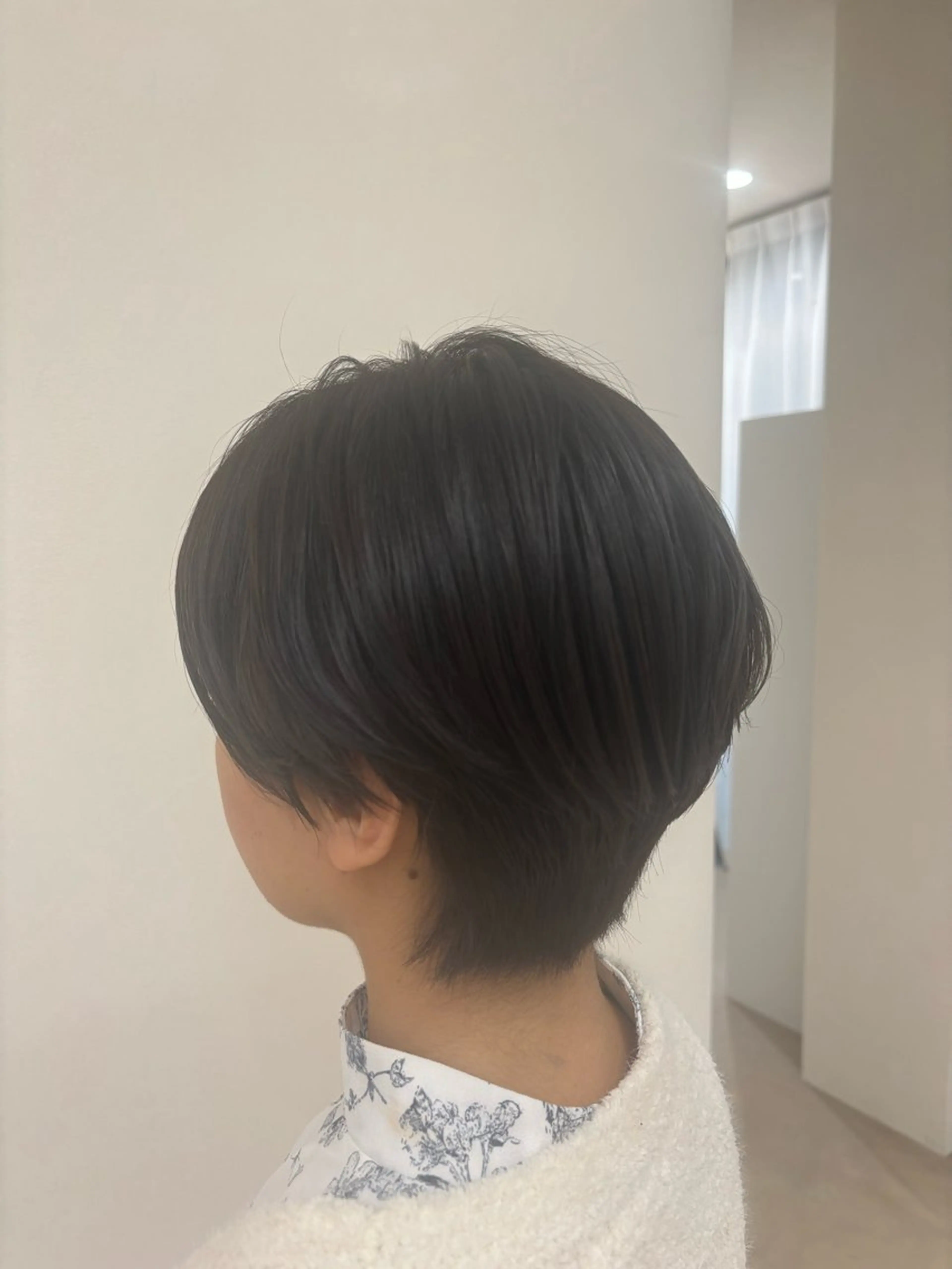 ショート カラー アッシュ ブリーチ ブルーカラー ブルーアッシュ 大人かわいいショート 🧡Mai🧡のヘアスタイル