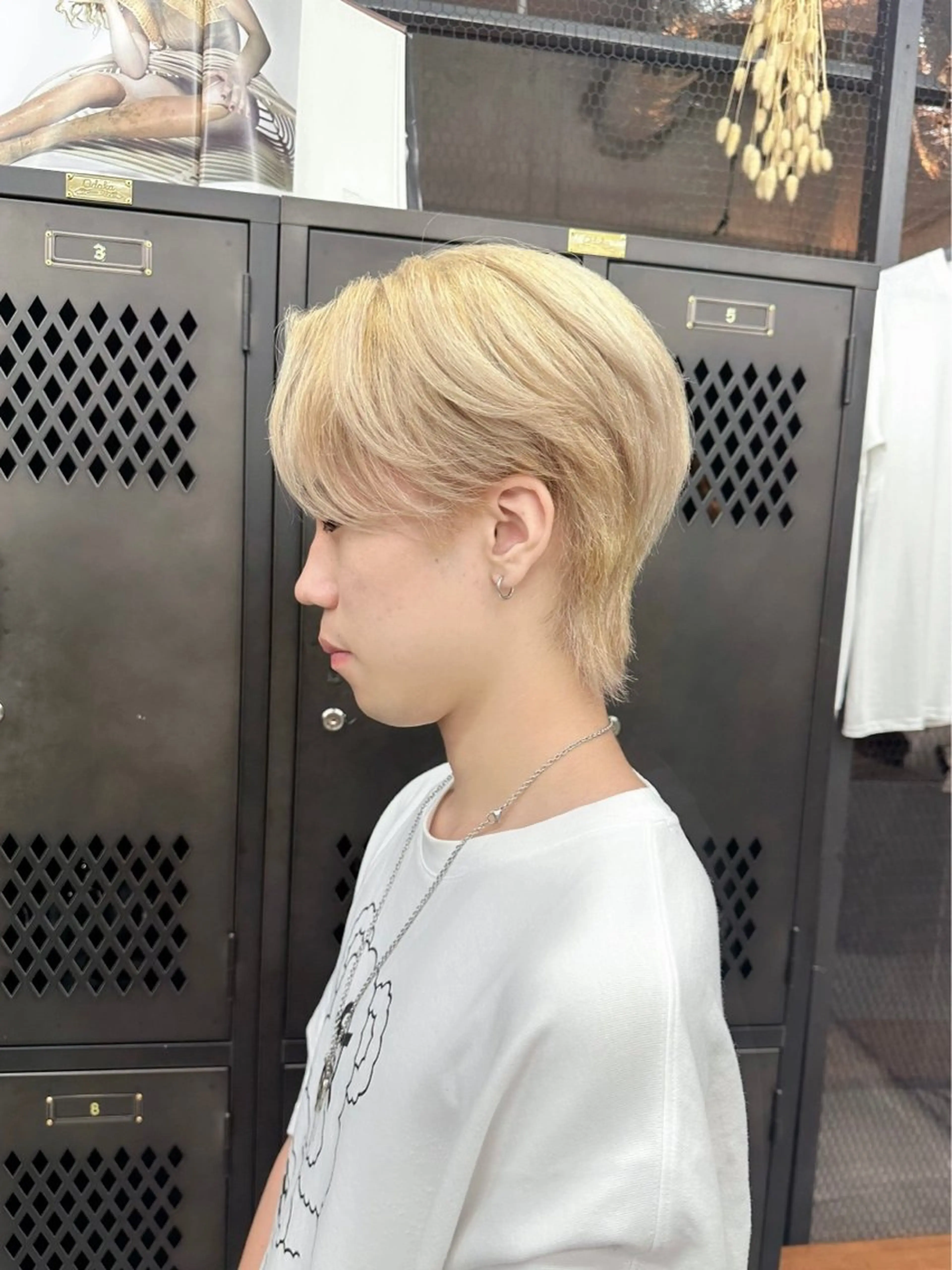 ミディアム カラー ヘアアレンジ メンズ センターパート メンズ韓国風 メンズウルフカット 韓国風ヘア ウルフカット ヘアカラー トリートメント メンズ特化 🦋KANOKO🦋のヘアスタイル