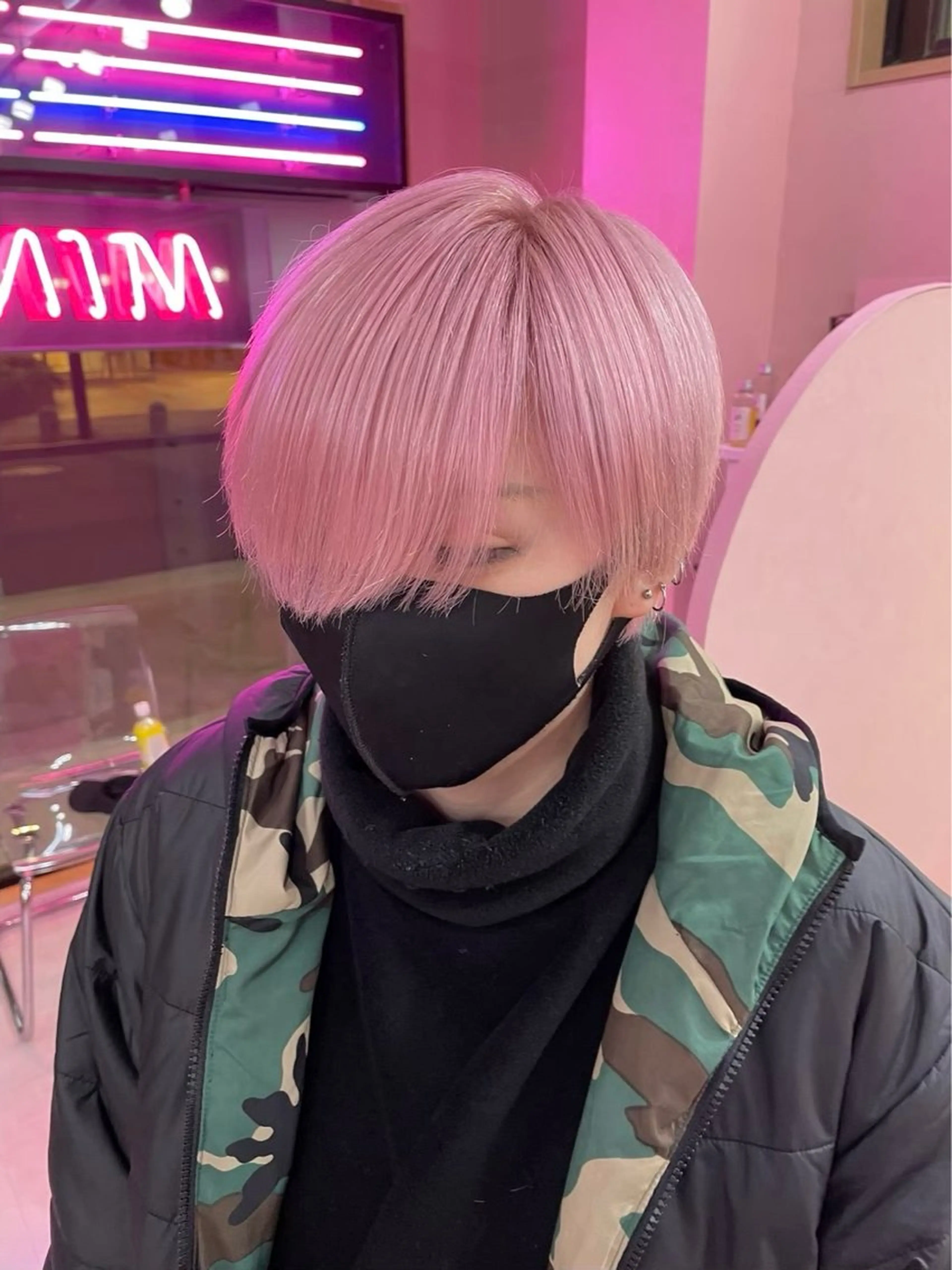 ショート カラー ☦️派手髪∔シャギー 🐺SEKIKAWAのヘアスタイル