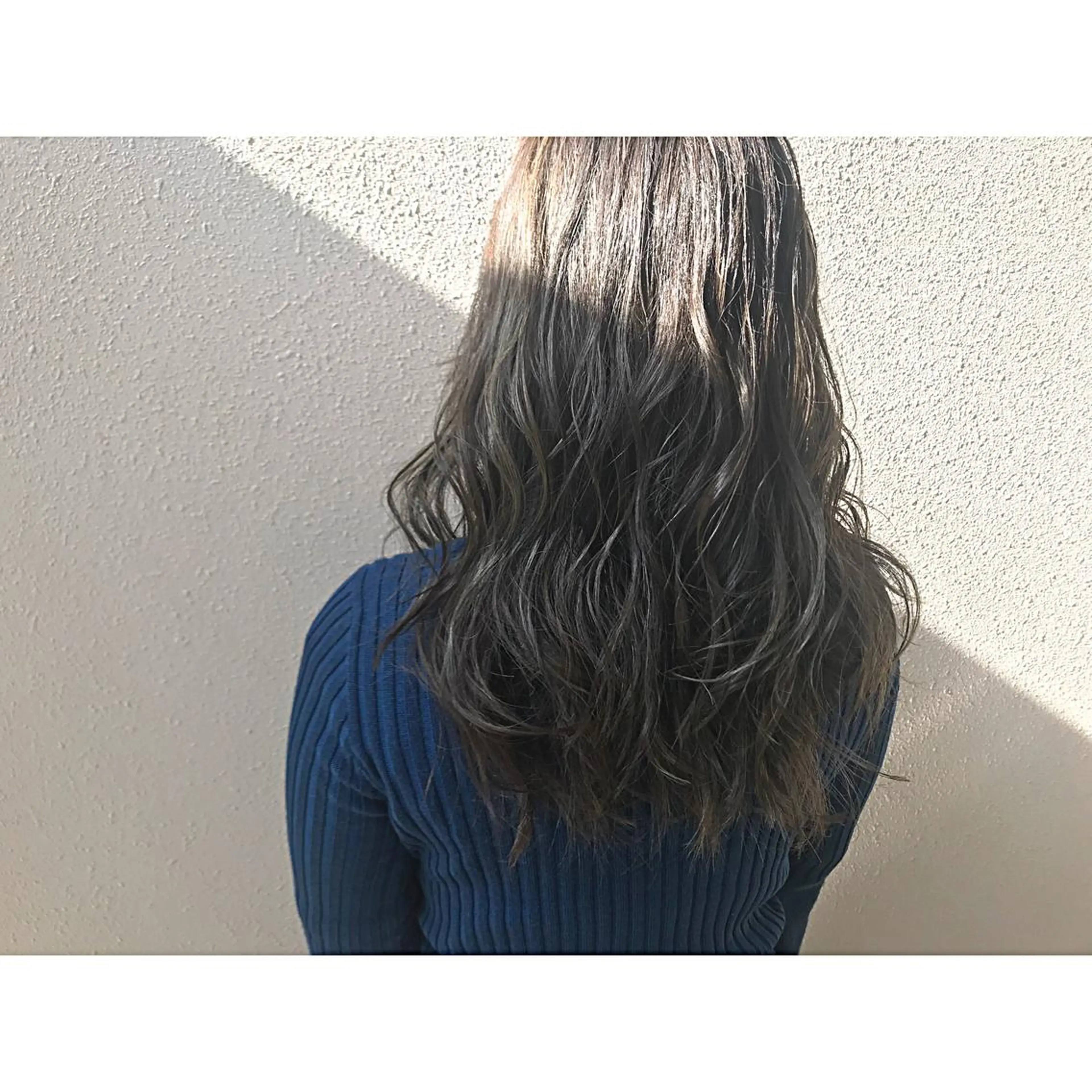 ロング カラー アッシュ ハイライトカラー ハイライト カット ヘアカラー トリートメント 荒木 拓也のヘアスタイル