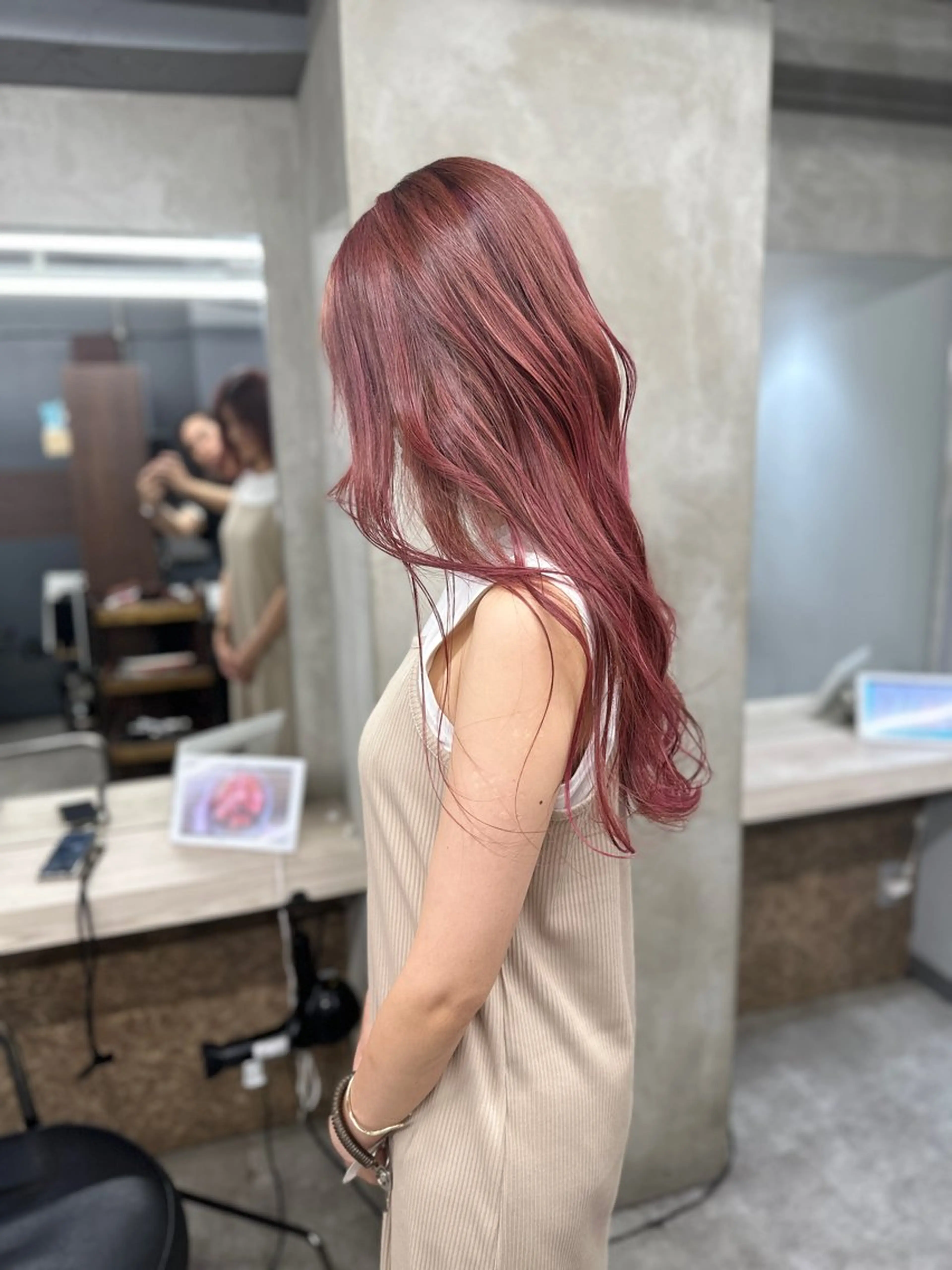 ロング カラー バレイヤージュ ピンクカラー レイヤーカット カット ヘアカラー トリートメント opus 店長大和 レイヤー/赤み消しのヘアスタイル