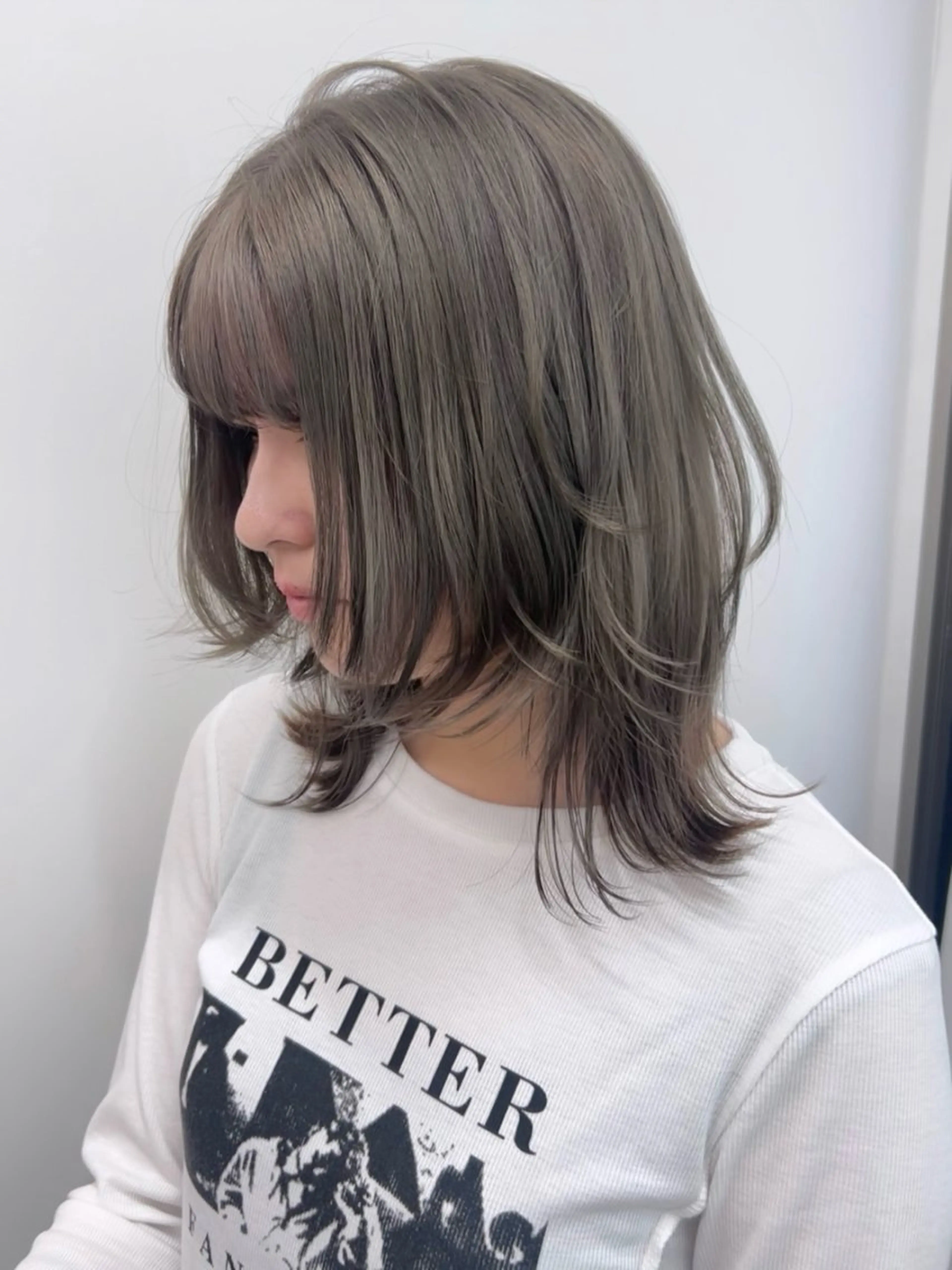 ミディアム カラー ヘアカラー トリートメント Ayame / ハイトーンカラーのヘアスタイル