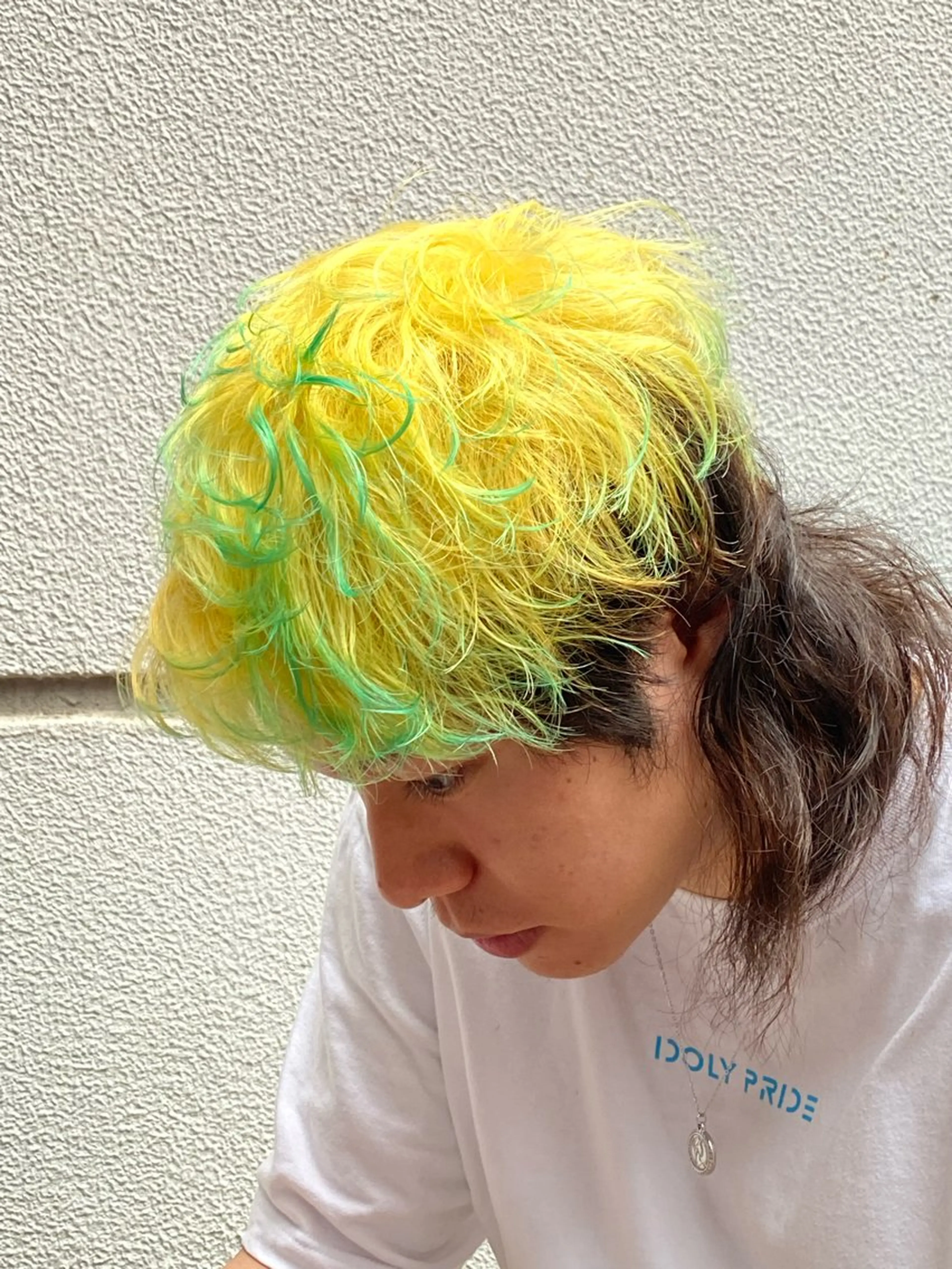 カラー イエローカラー 韓国🇰🇷レイヤー 似合わせ顔まわりのヘアスタイル